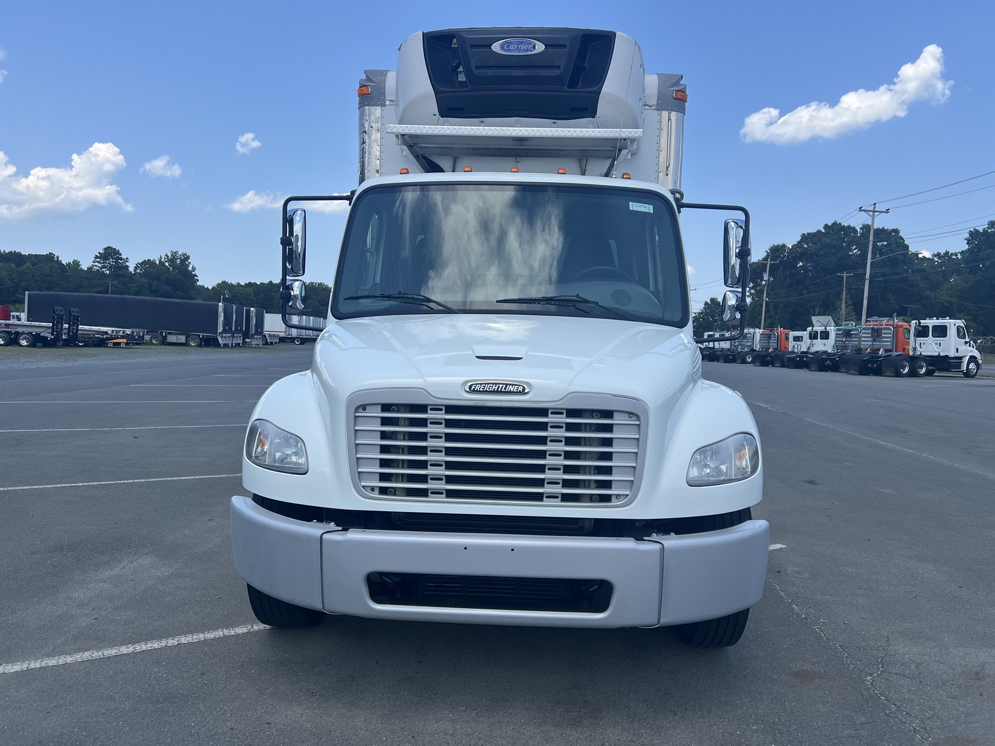 2018 Freightliner M2 106 - image 2