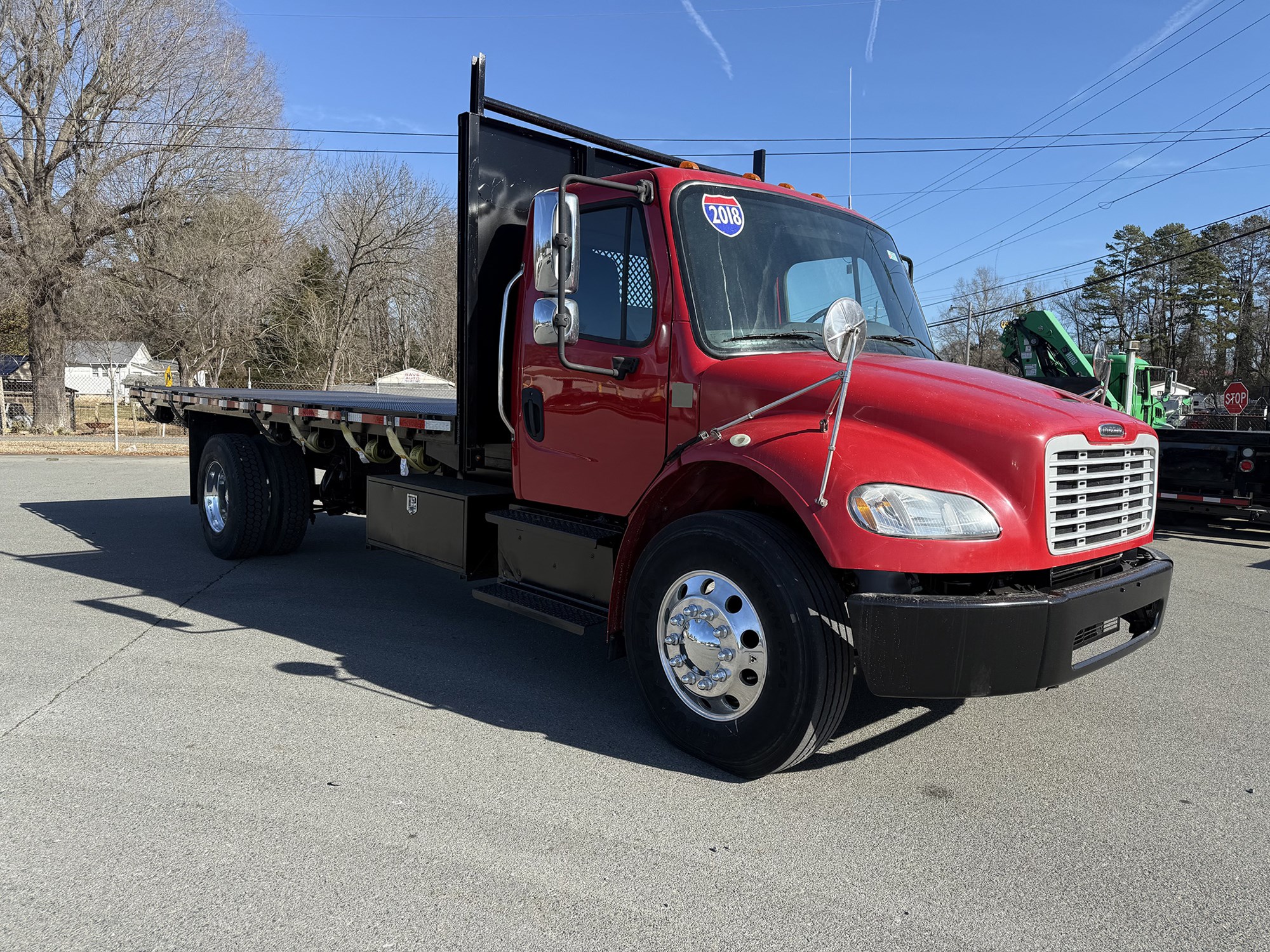 2018 Freightliner M2 106 - image 4