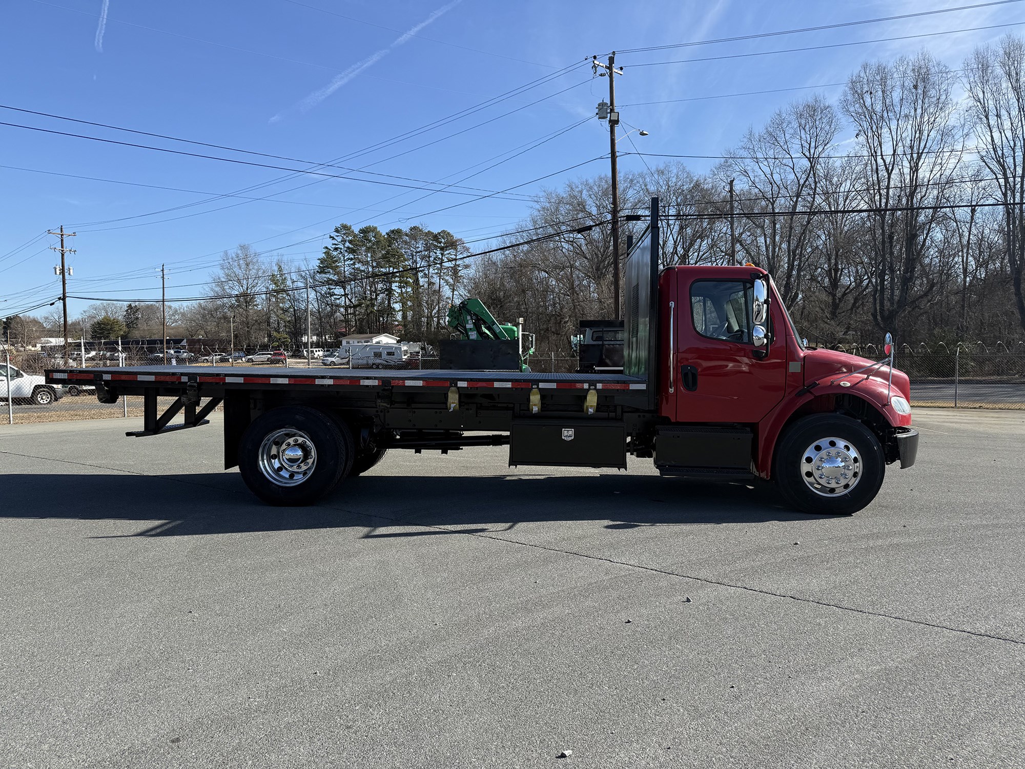 2018 Freightliner M2 106 - image 5