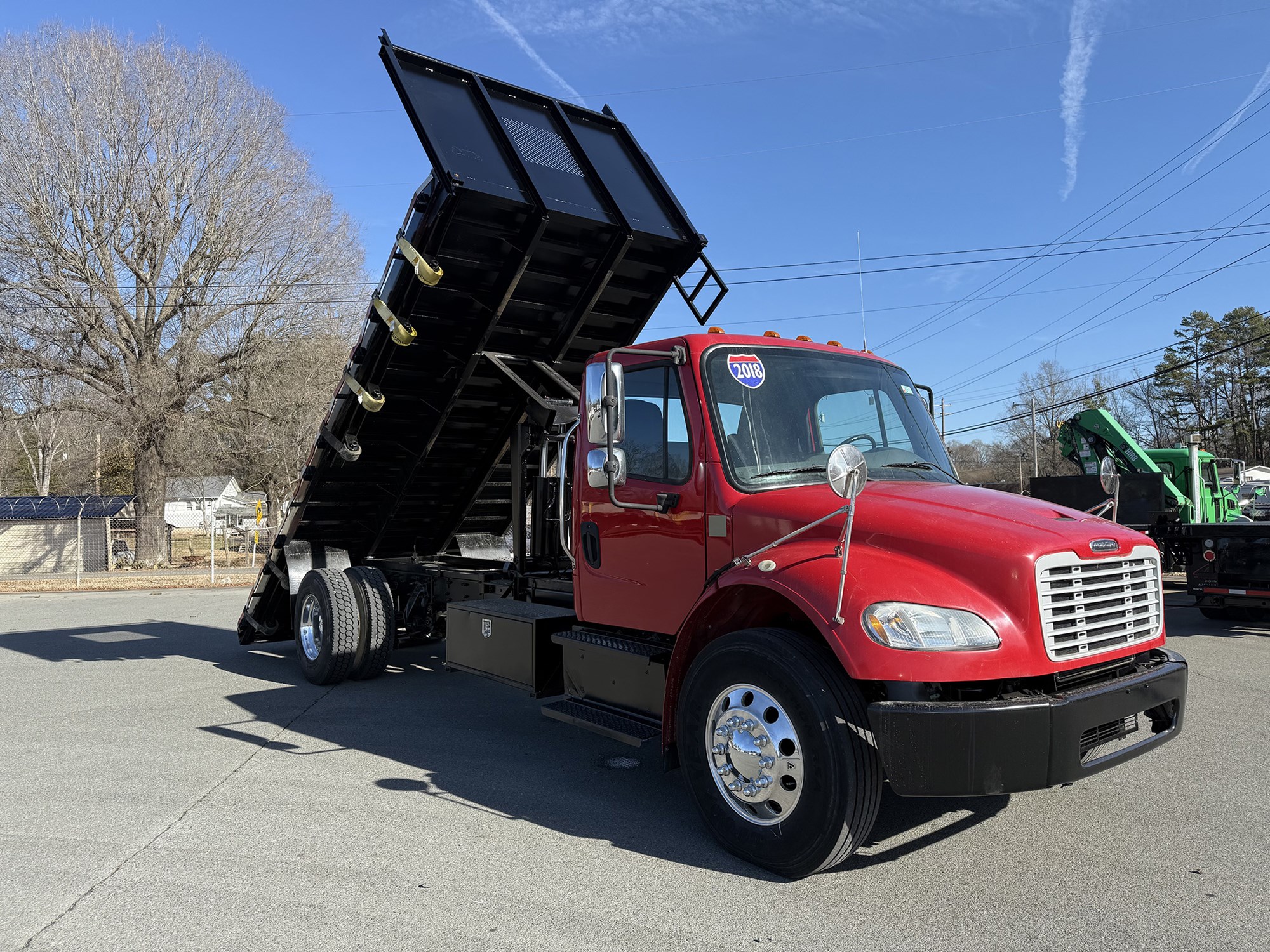 2018 Freightliner M2 106 - image 2