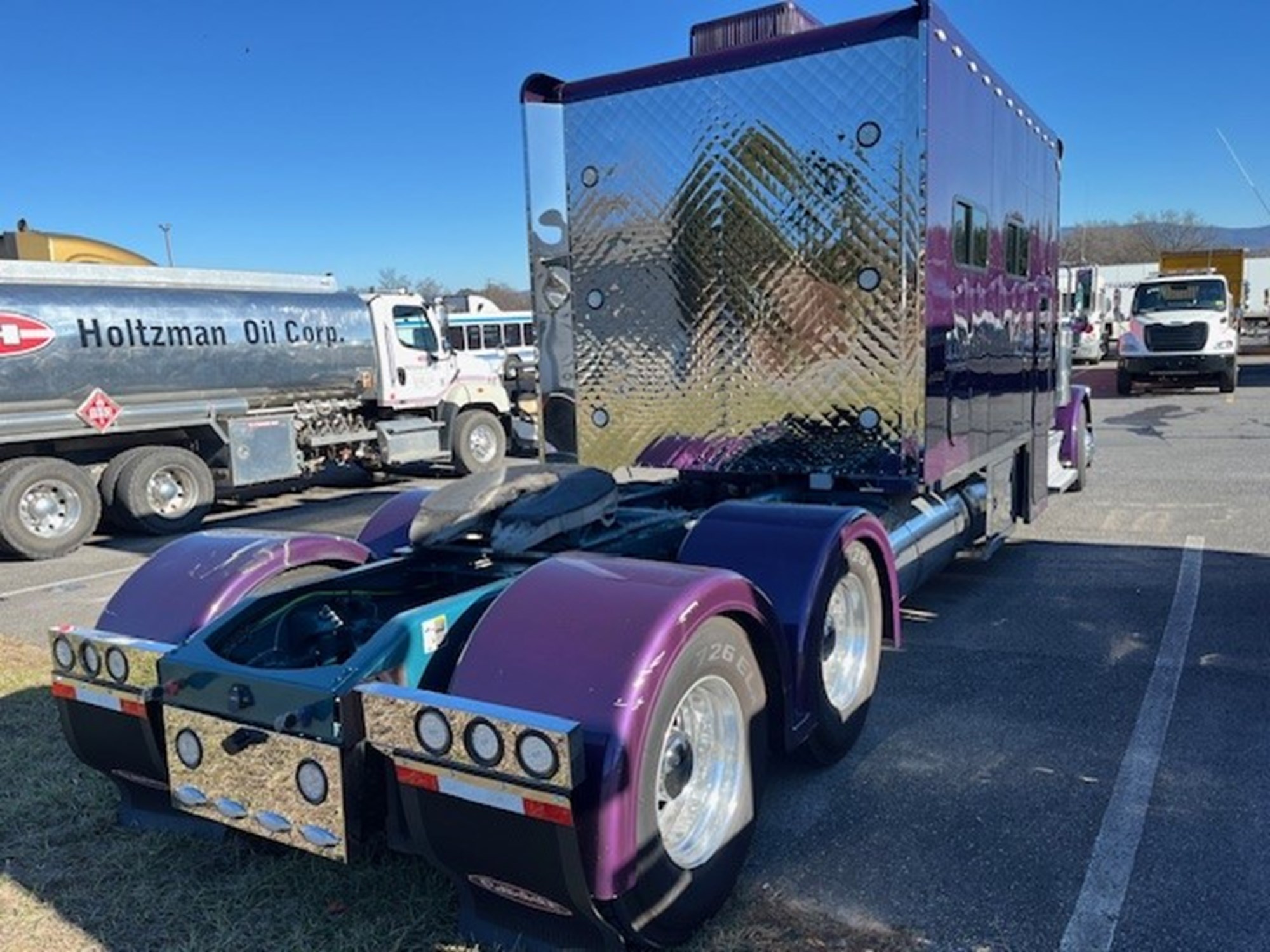 2022 Peterbilt - image 5