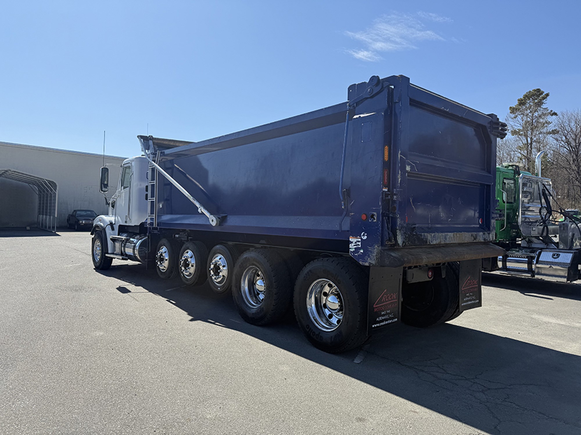 2023 Freightliner 122SD - image 6 of 6