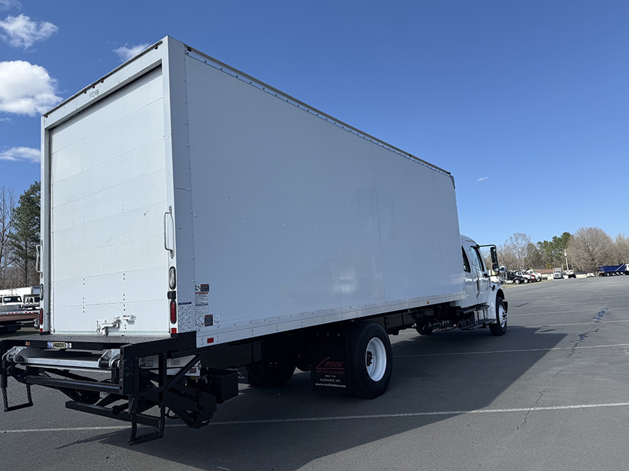 2018 Freightliner M2 - image 4 of 6