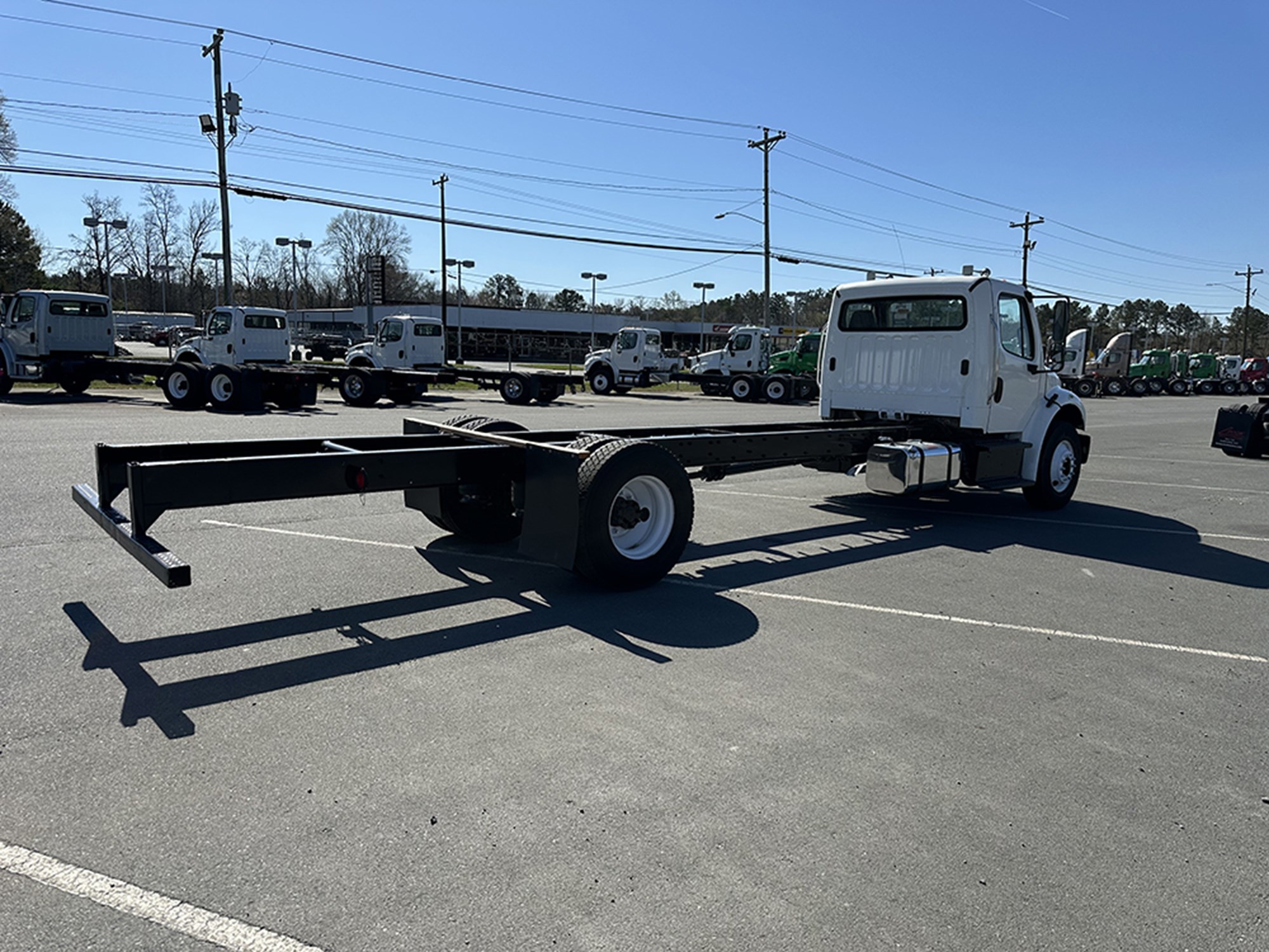 2017 Freightliner M2 - image 5 of 6