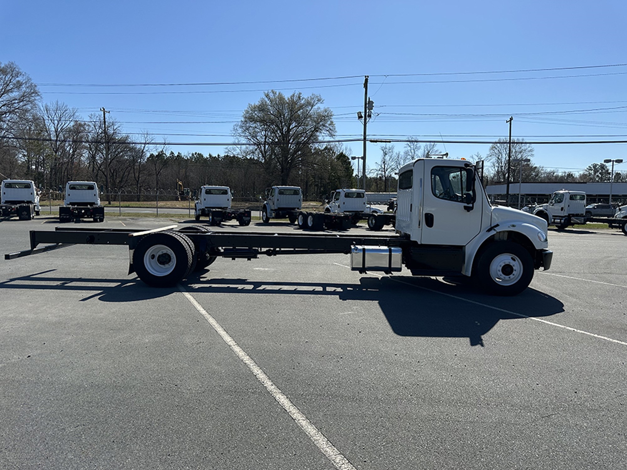 2017 Freightliner M2 - image 6 of 6
