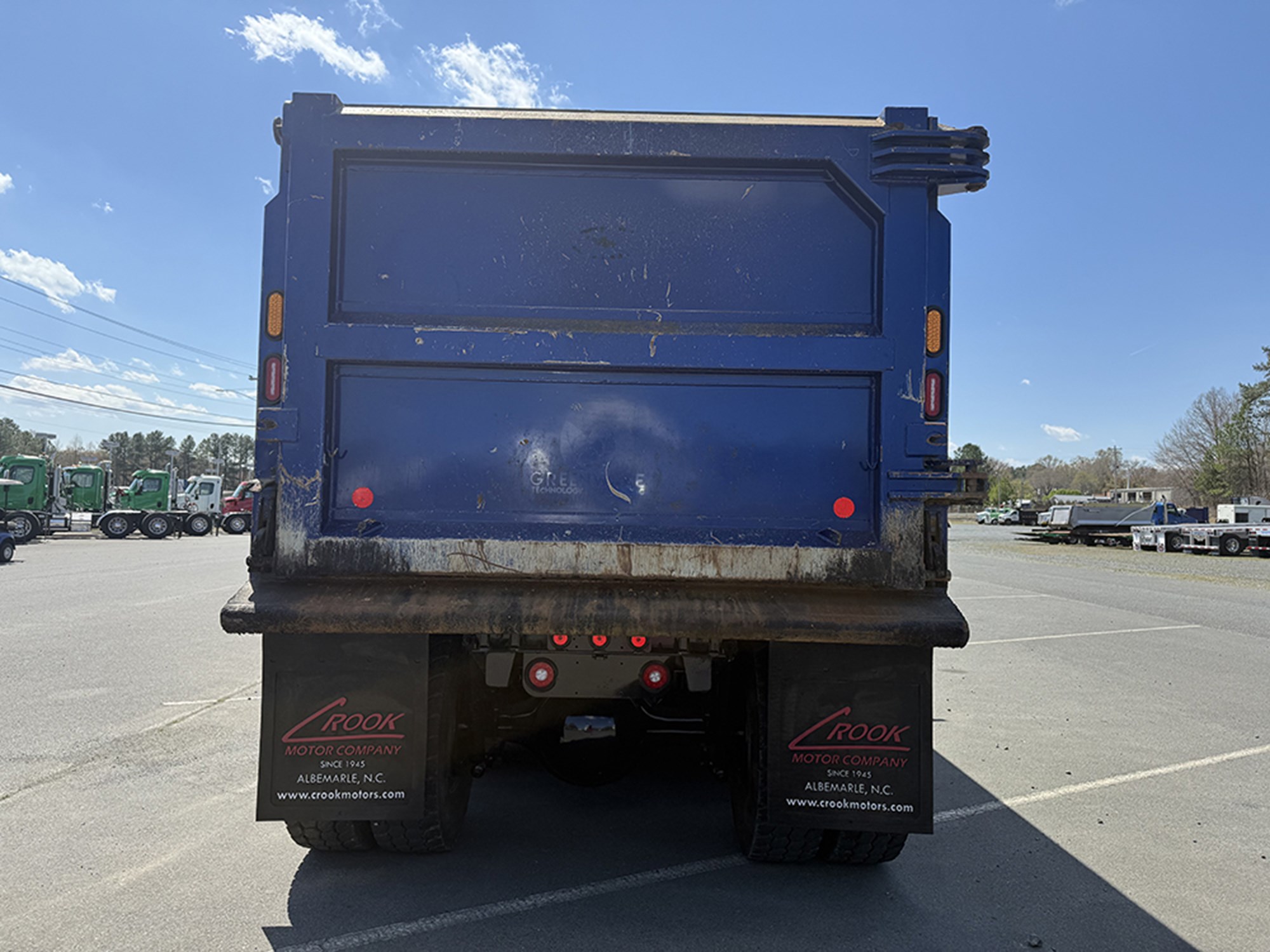 2023 Freightliner 122SD - image 5 of 6