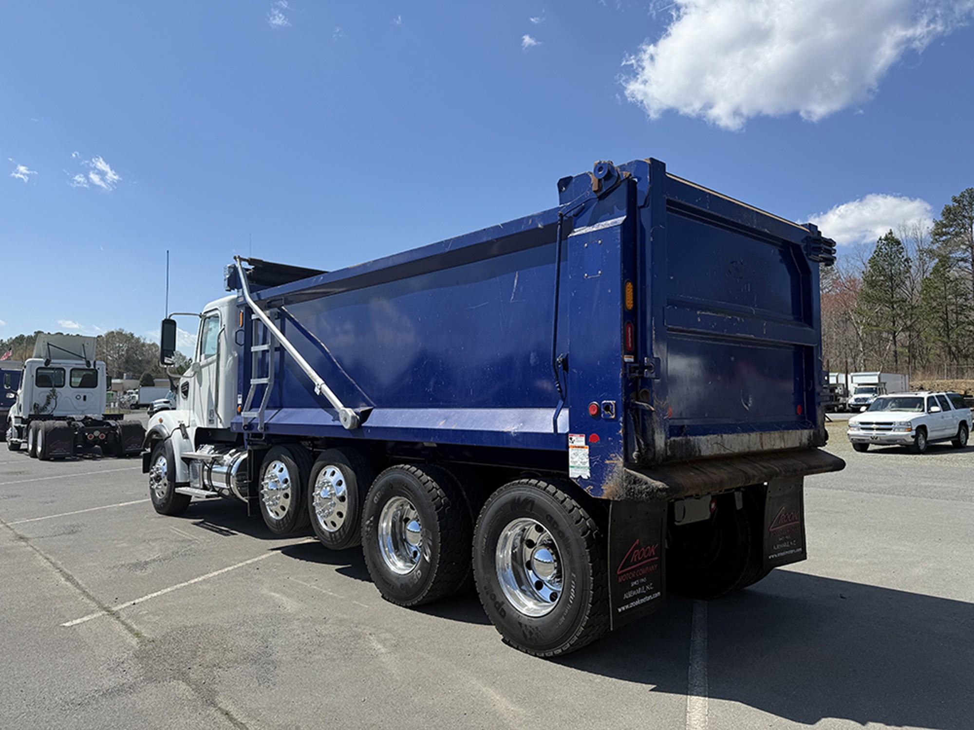 2023 Freightliner 122SD - image 6 of 6