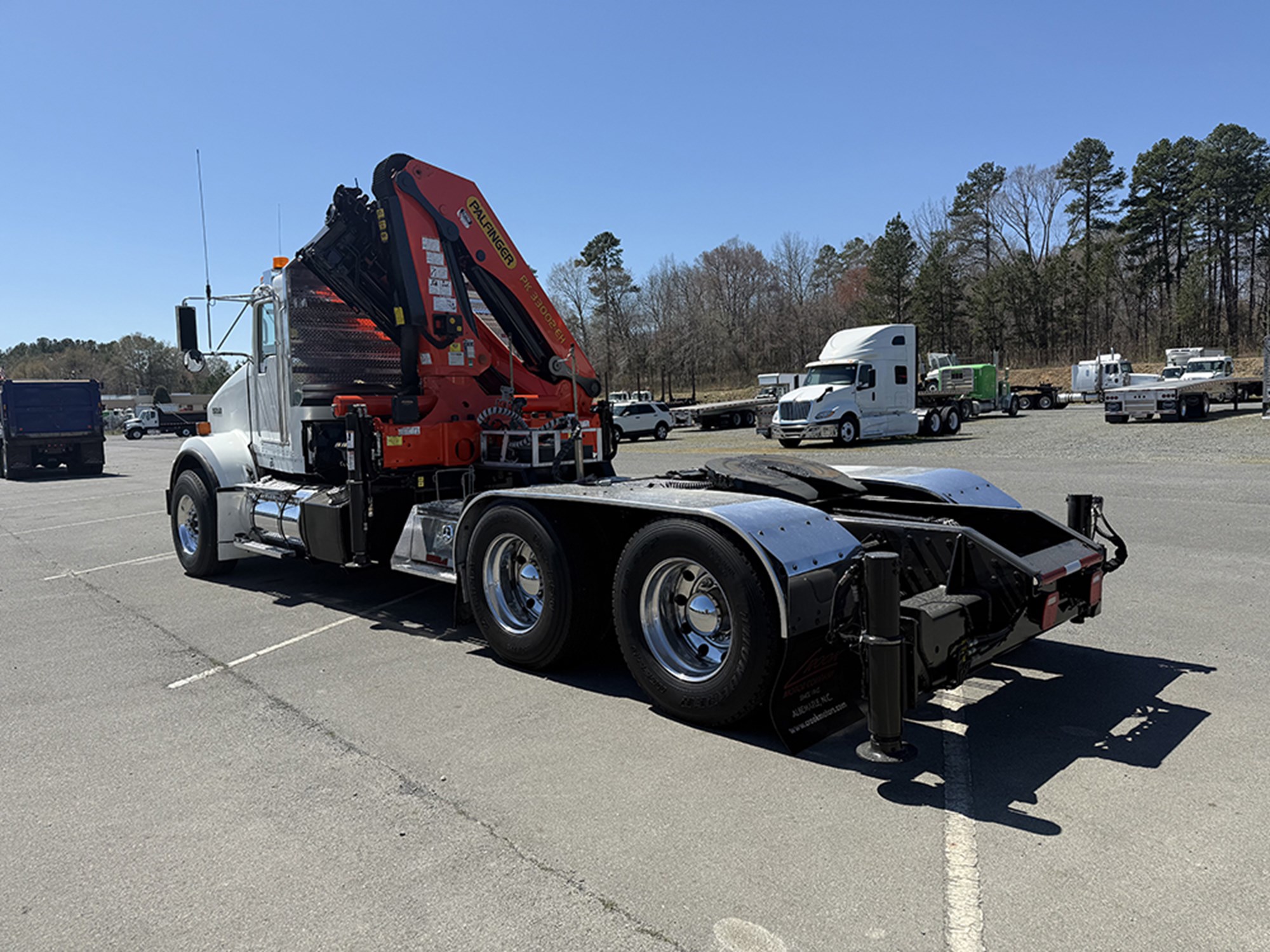 2015 Kenworth T8 Series - image 6 of 6