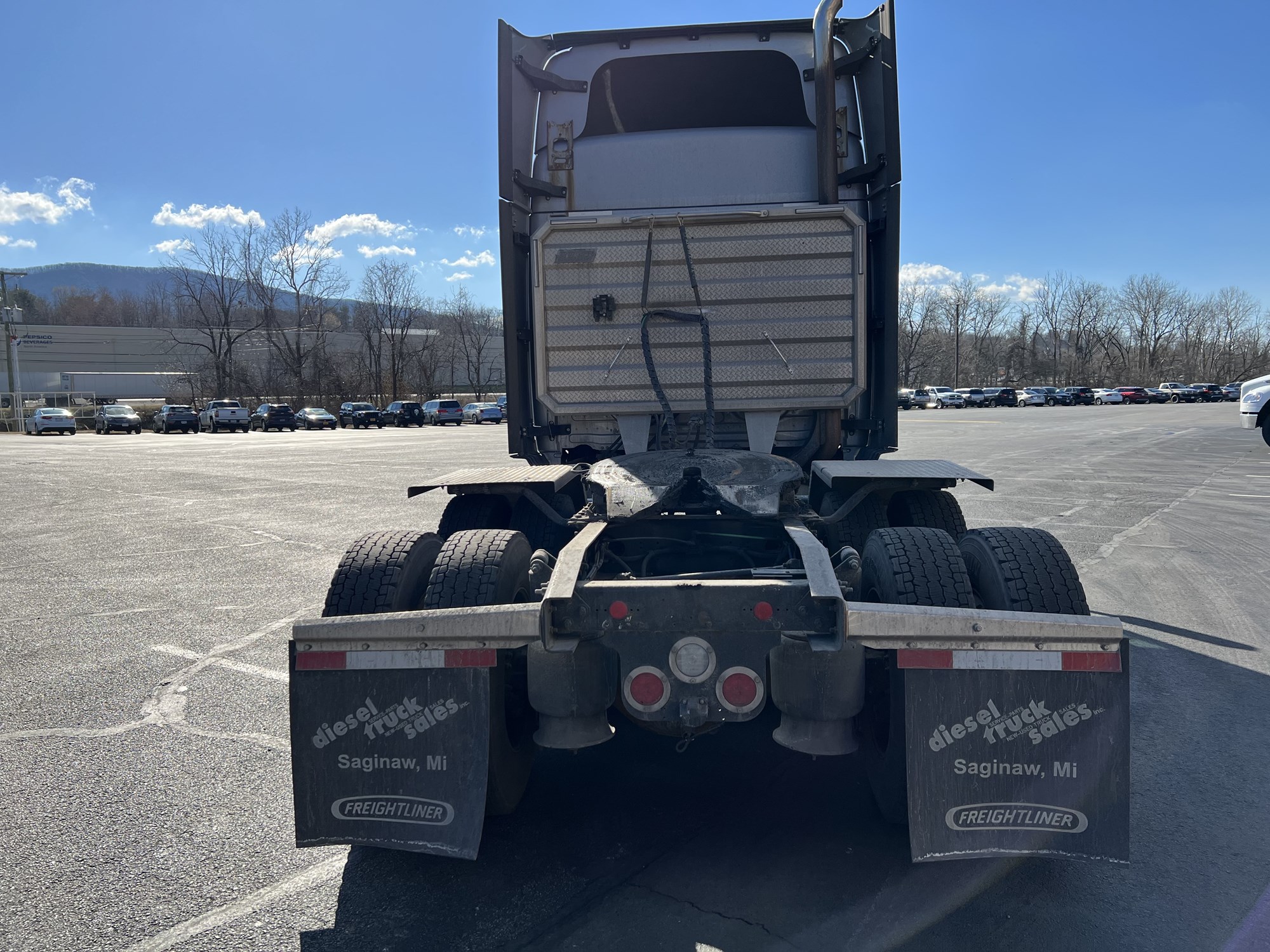 2019 Freightliner Cascadia 125 - image 3 of 6