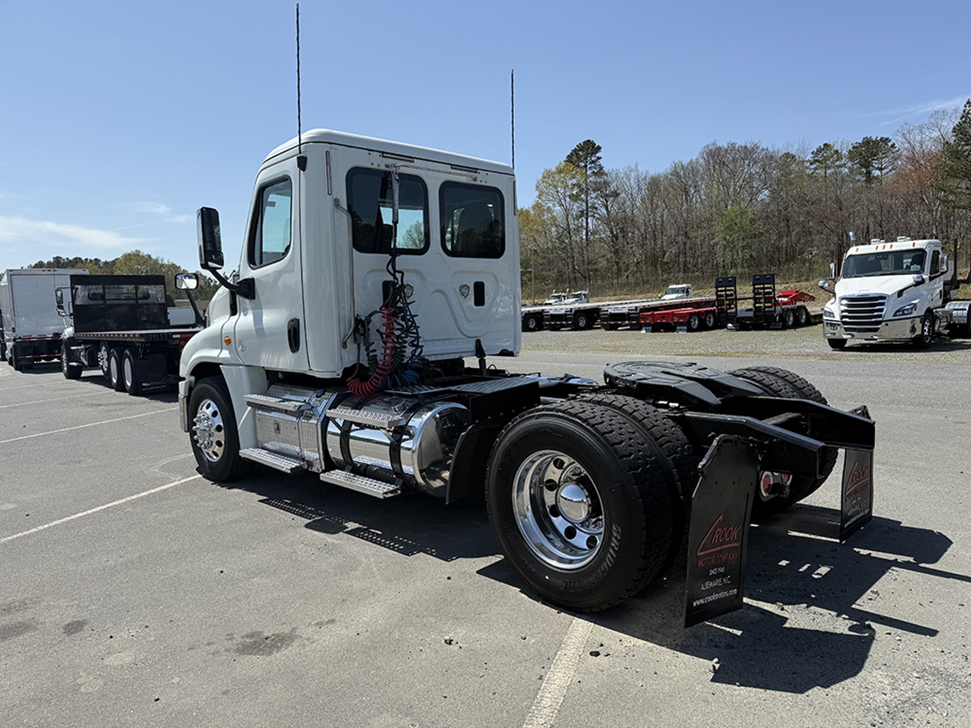 2016 Freightliner Cascadia 125 - image 6 of 6