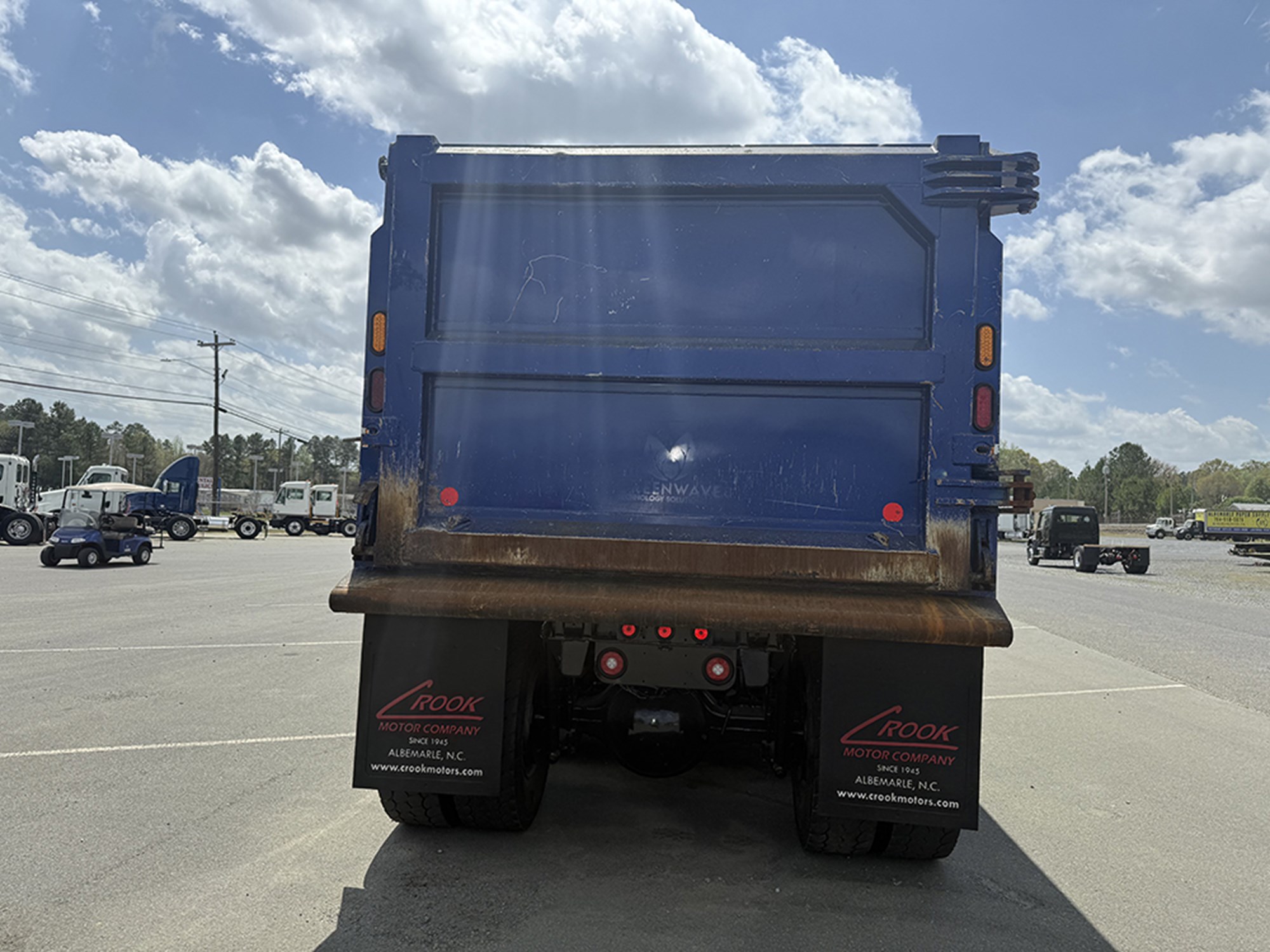 2023 Freightliner 122SD - image 5 of 6