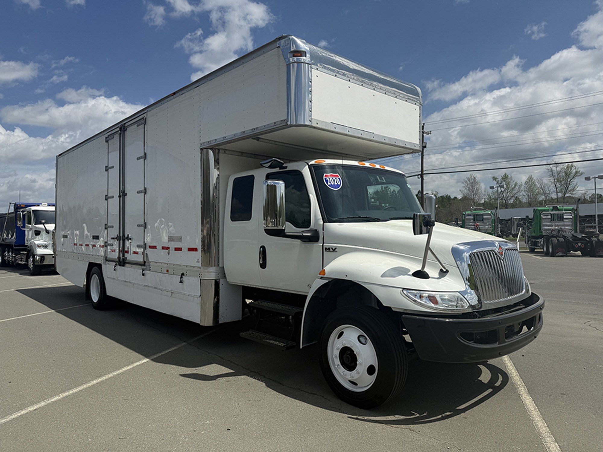 2020 International MV607 - image 2 of 6