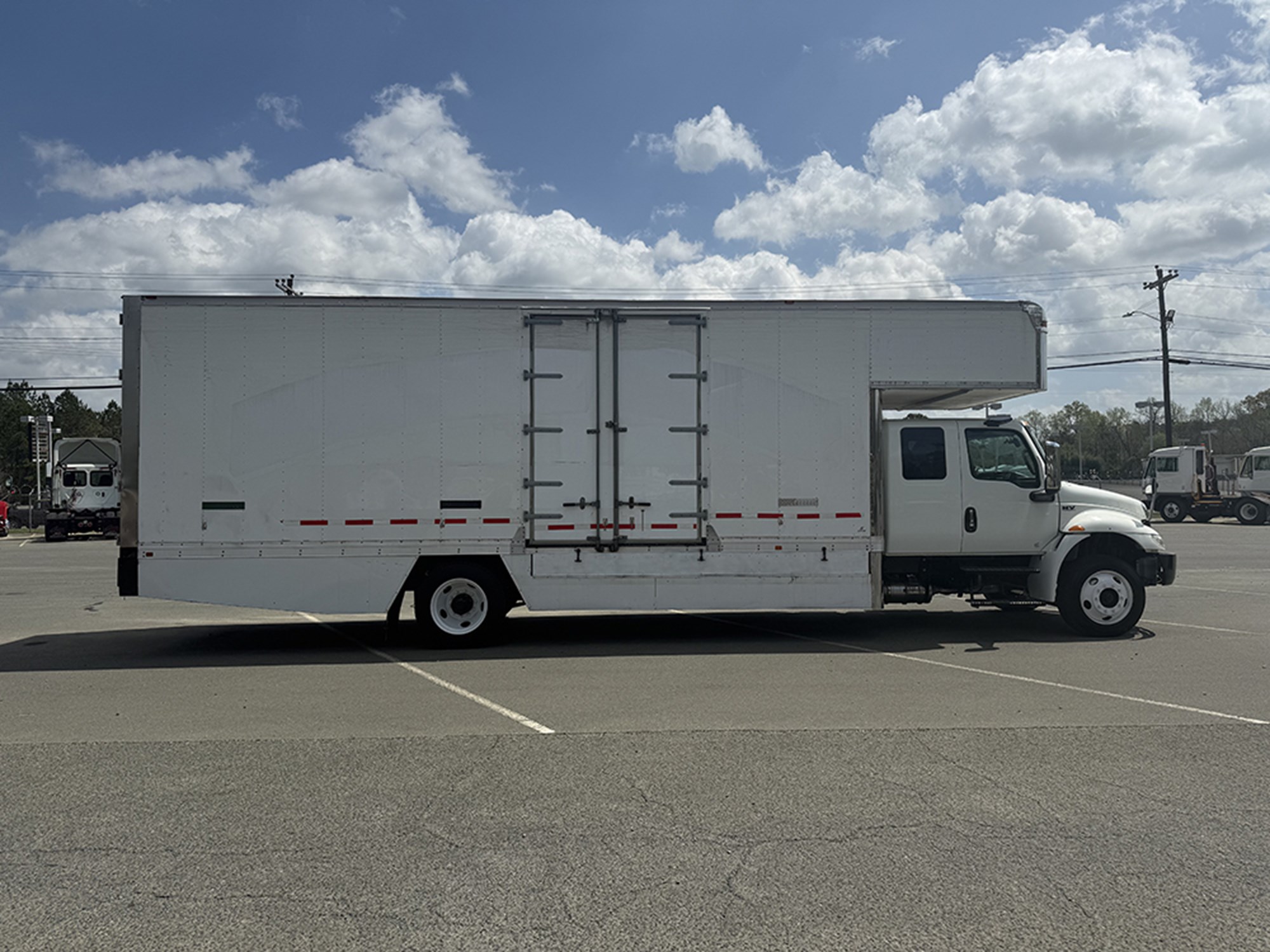 2020 International MV607 - image 3 of 6