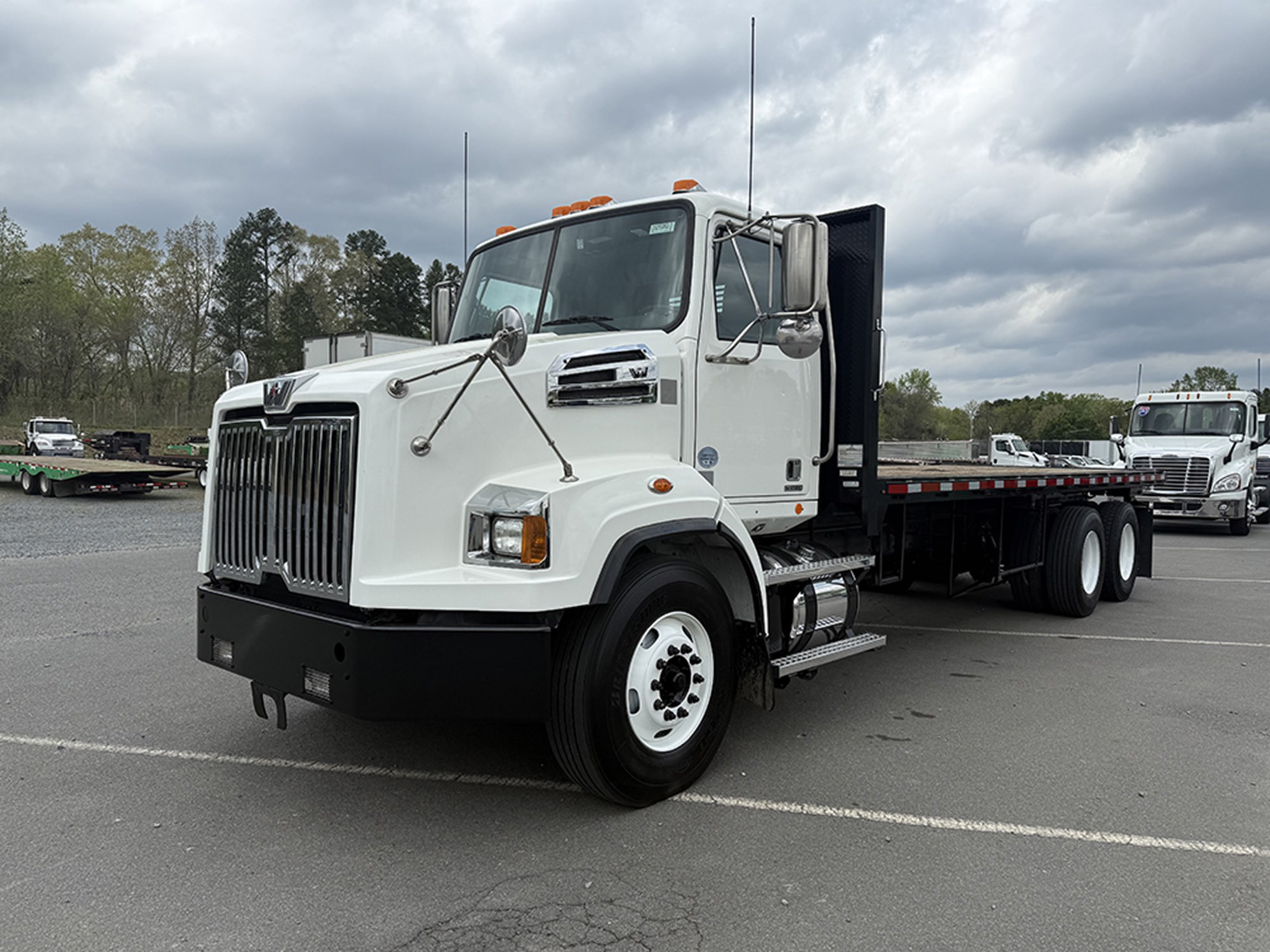 2019 Western Star 4700 - image 1 of 6
