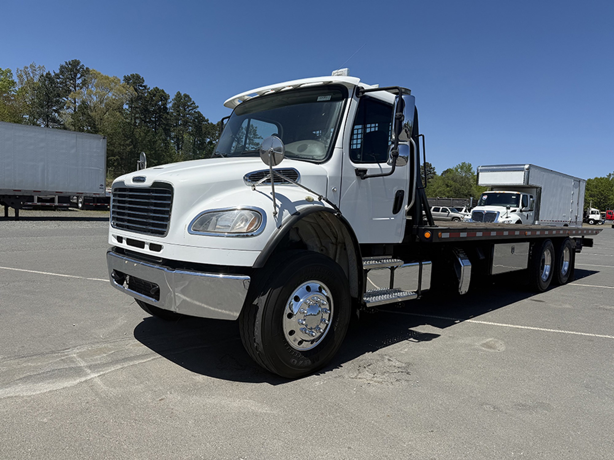 2018 Freightliner M2 - image 1 of 6