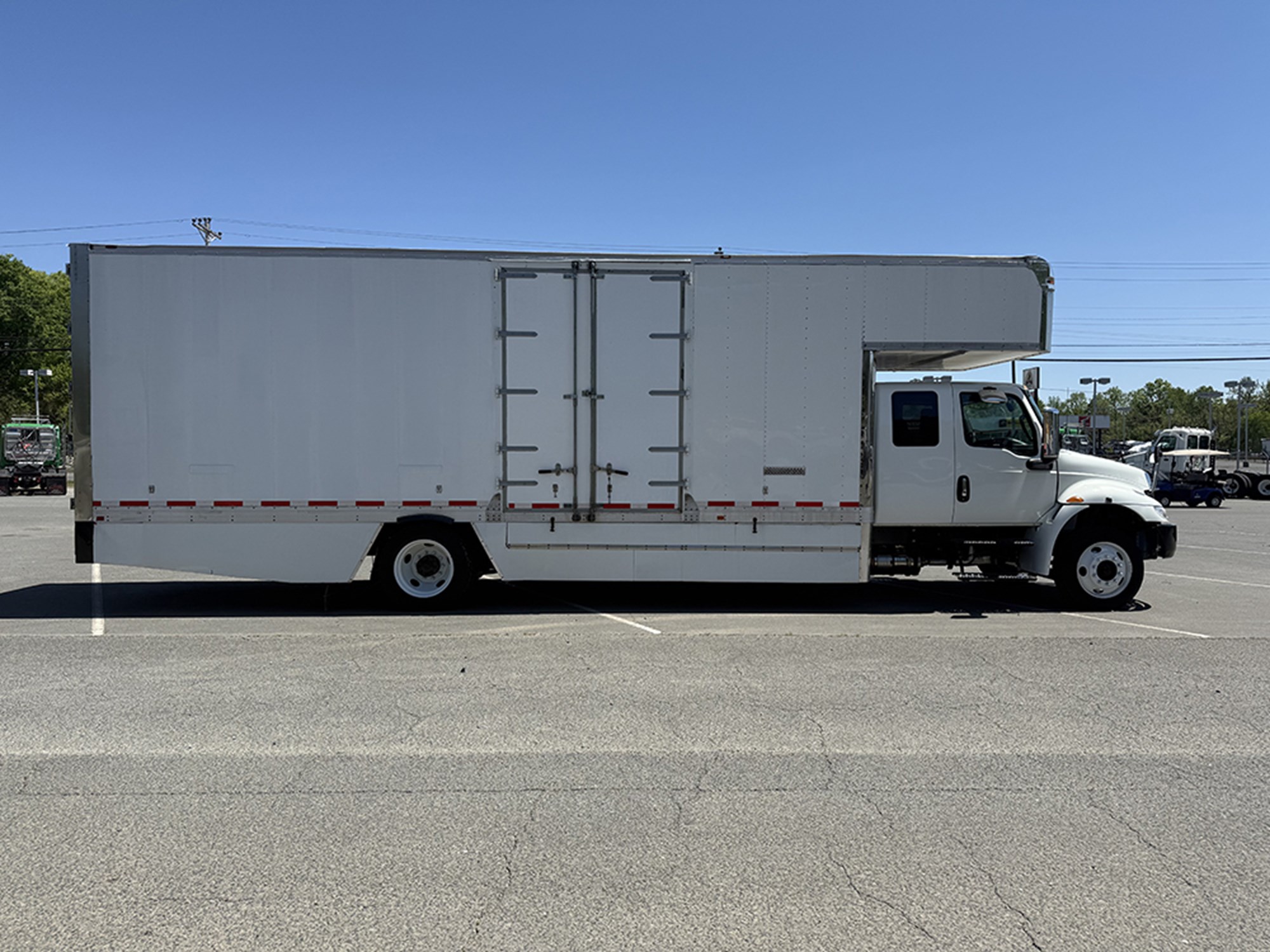 2020 International MV607 - image 3 of 6