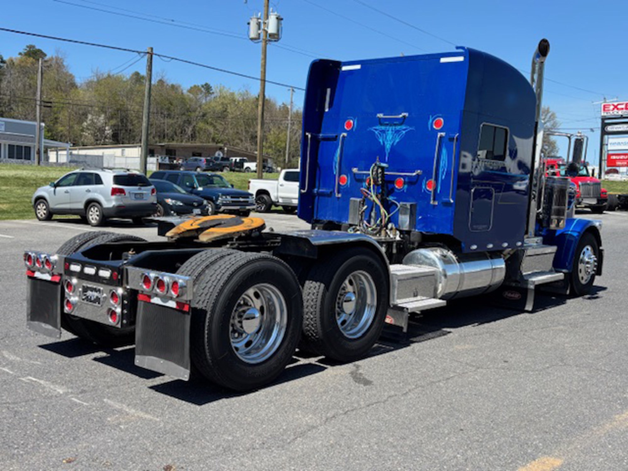 2023 Peterbilt 389 - image 5 of 6
