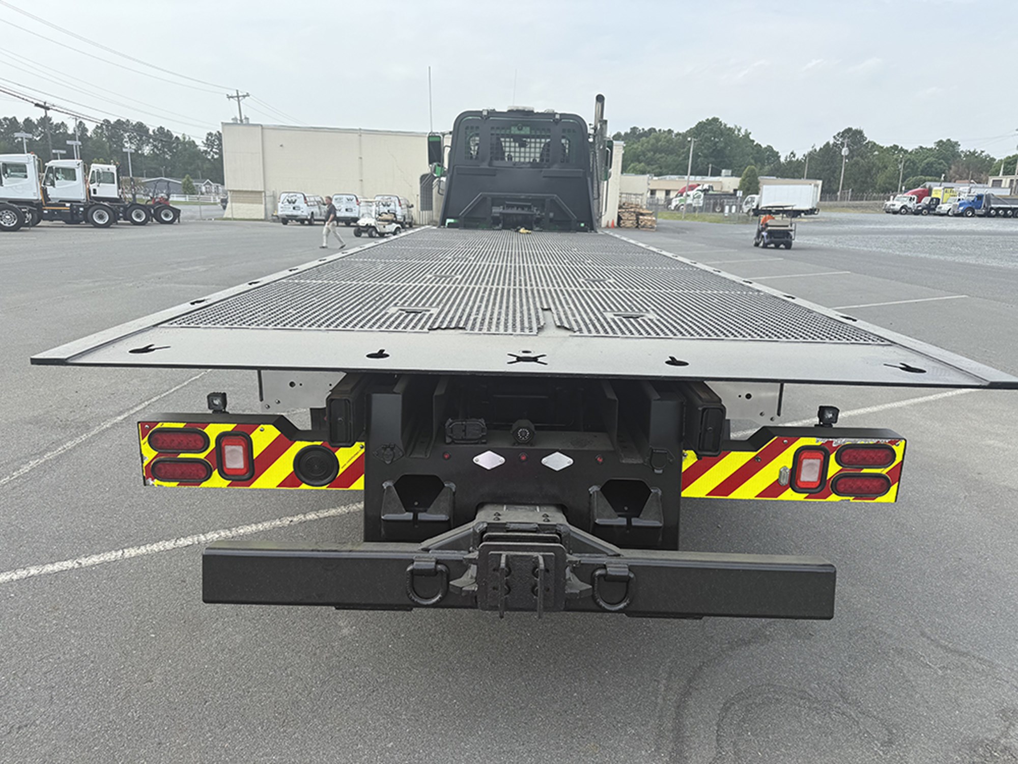 2018 Peterbilt 348 - image 6 of 6