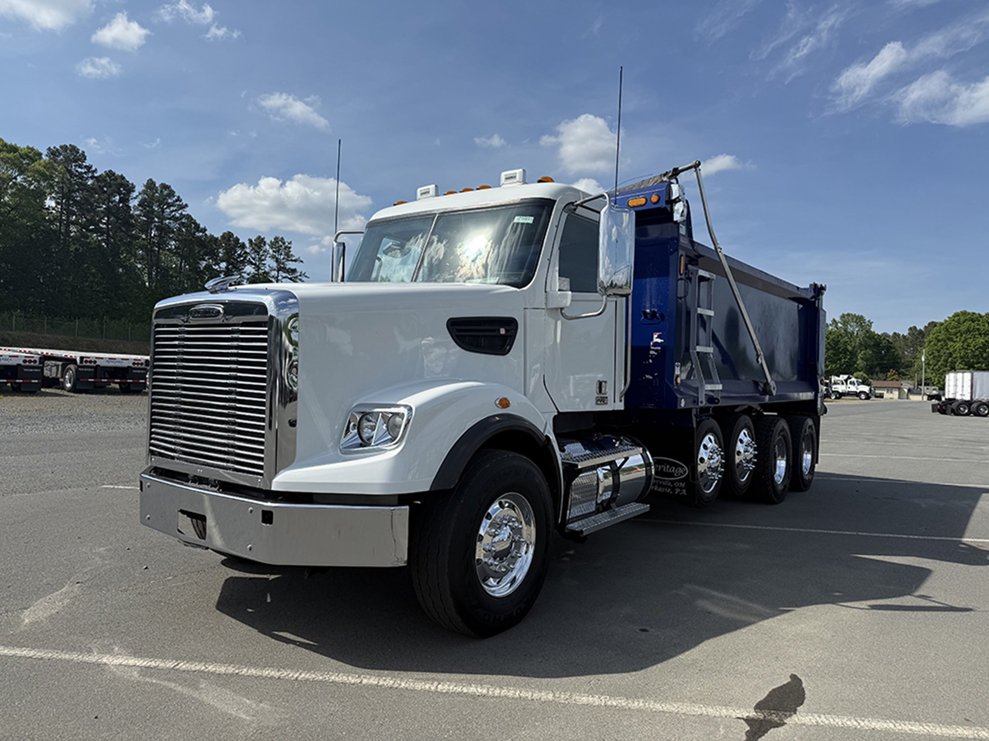2023 Freightliner 122SD - image 1 of 6