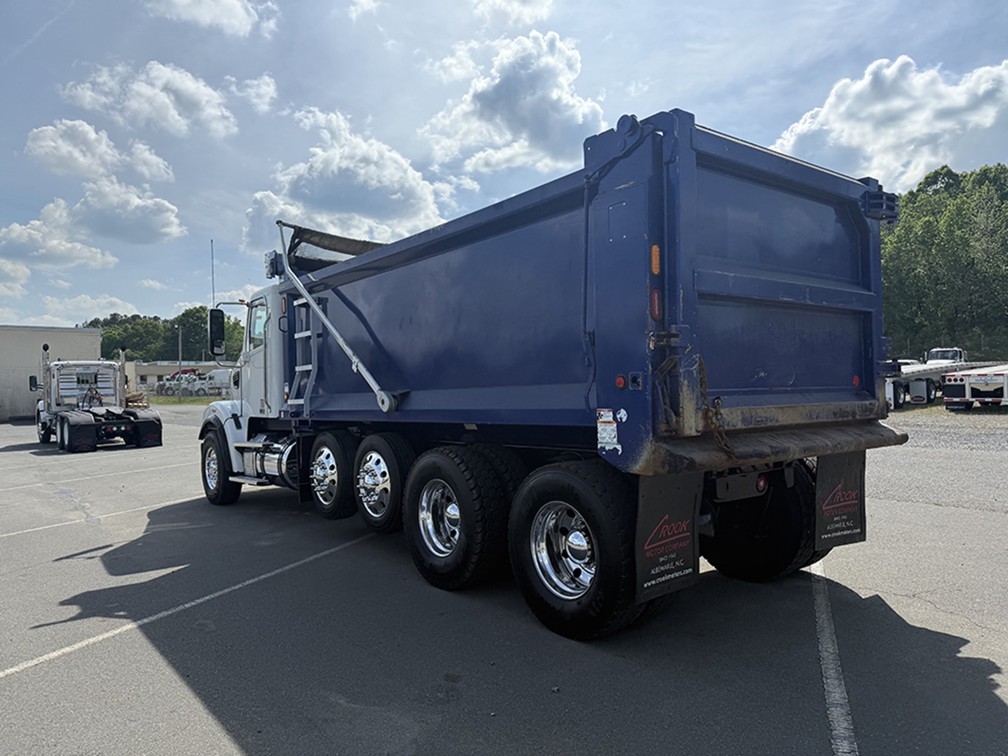 2023 Freightliner 122SD - image 6 of 6