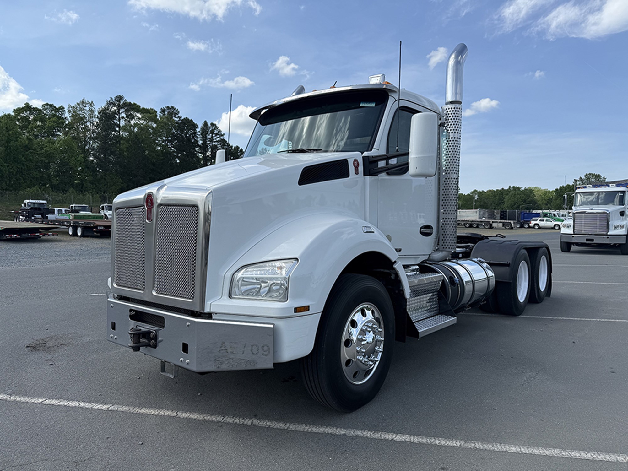 2020 Kenworth T880 - image 1 of 6