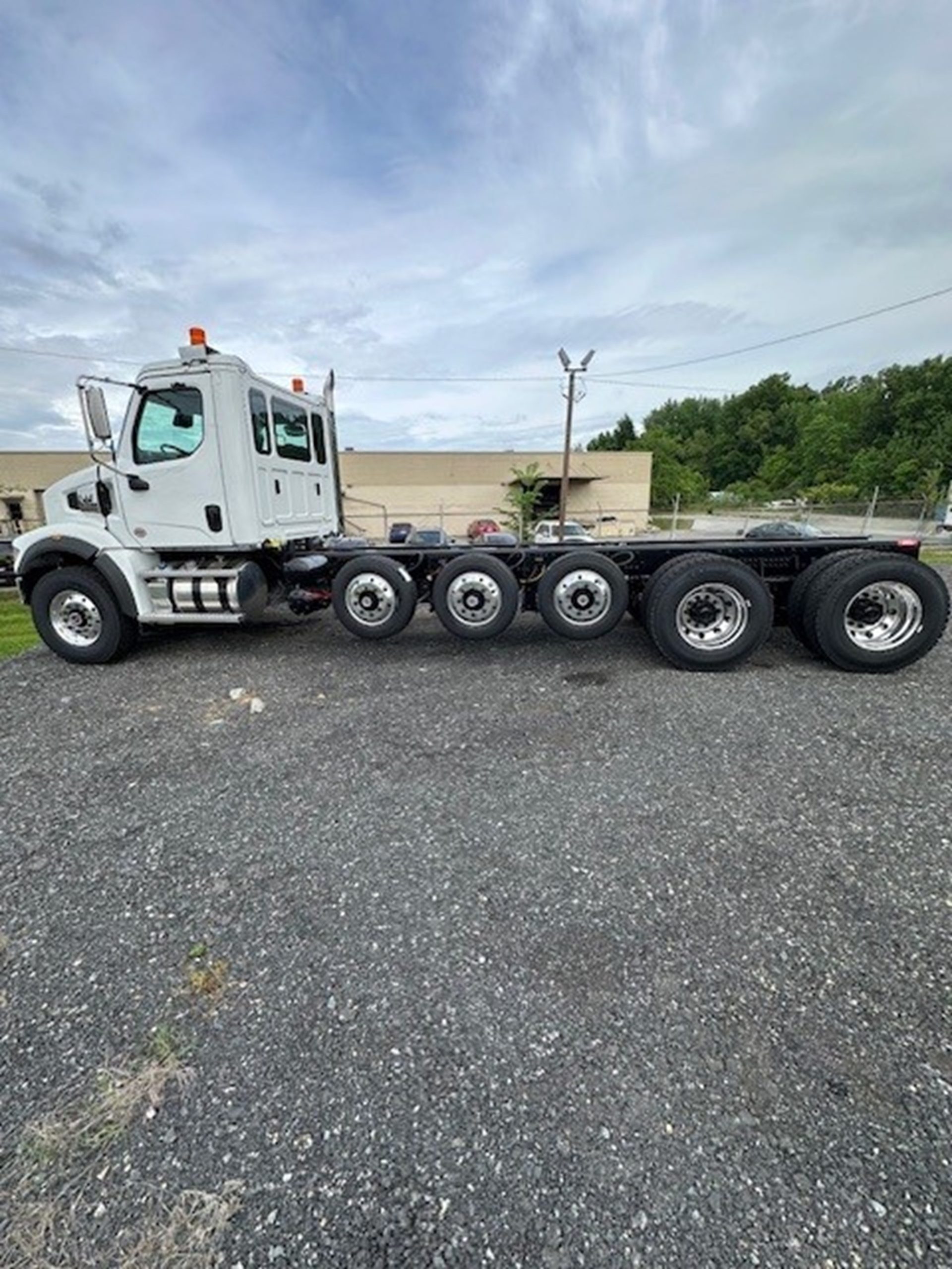 2026 Western Star 47X - image 2 of 2