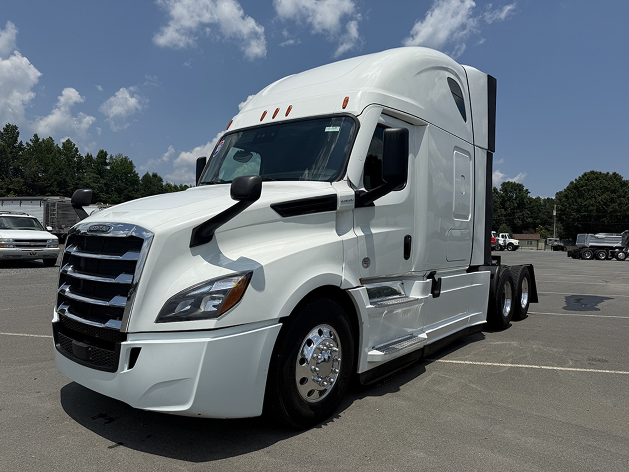 2021 Freightliner Cascadia 126 - image 1 of 6