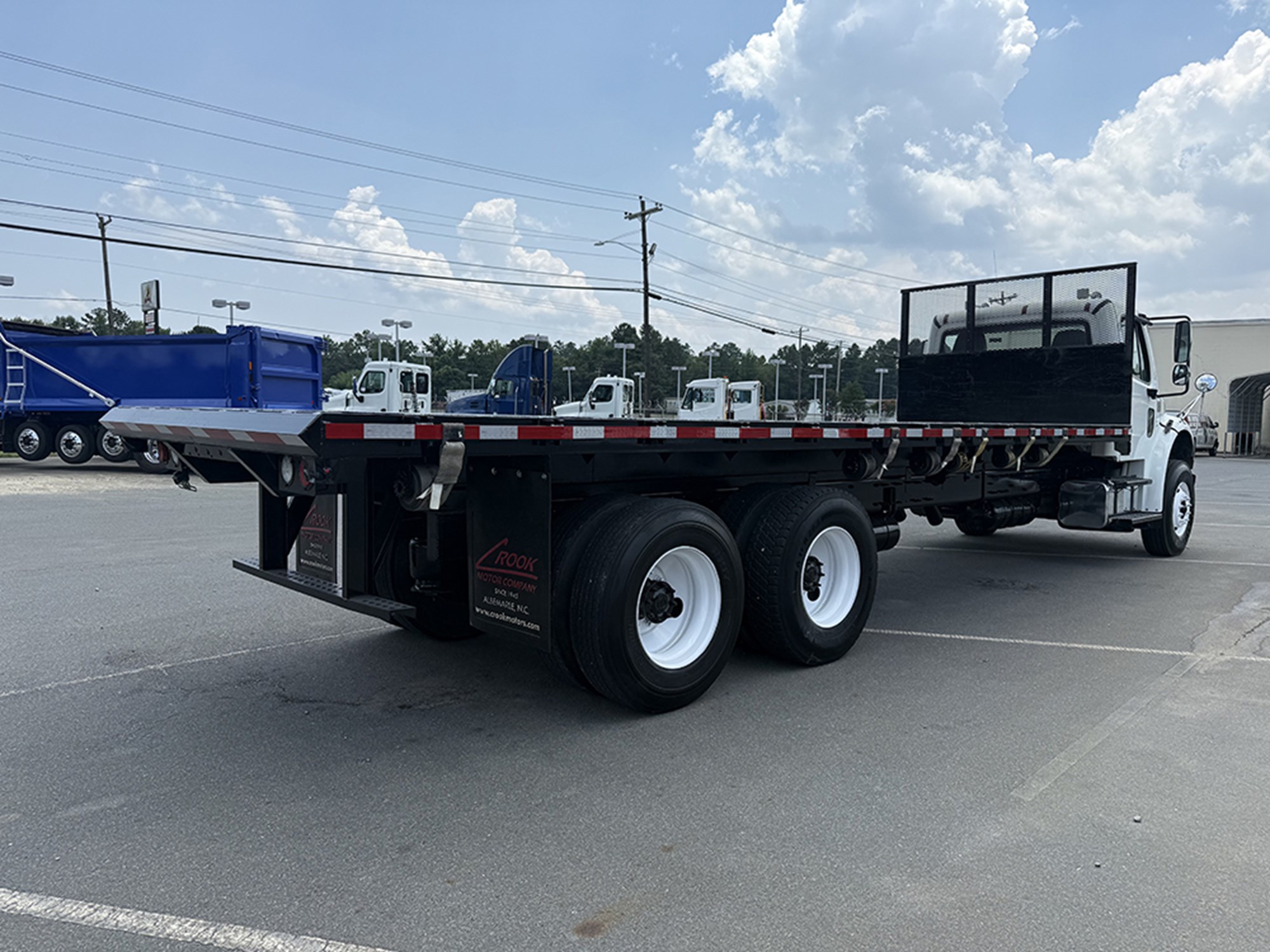 2020 Freightliner M2 - image 4 of 6