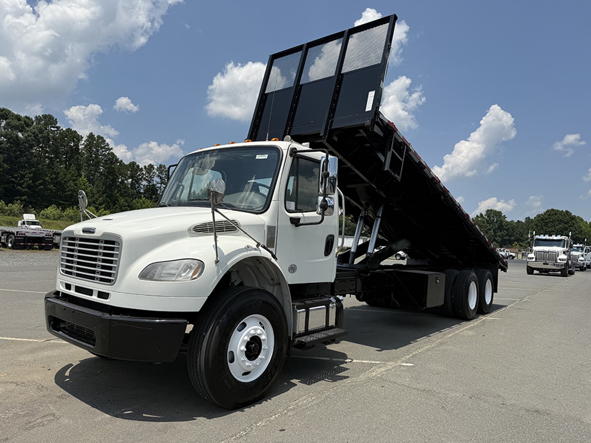 2020 Freightliner M2 2020 Freightliner M2 - image 1 of 6