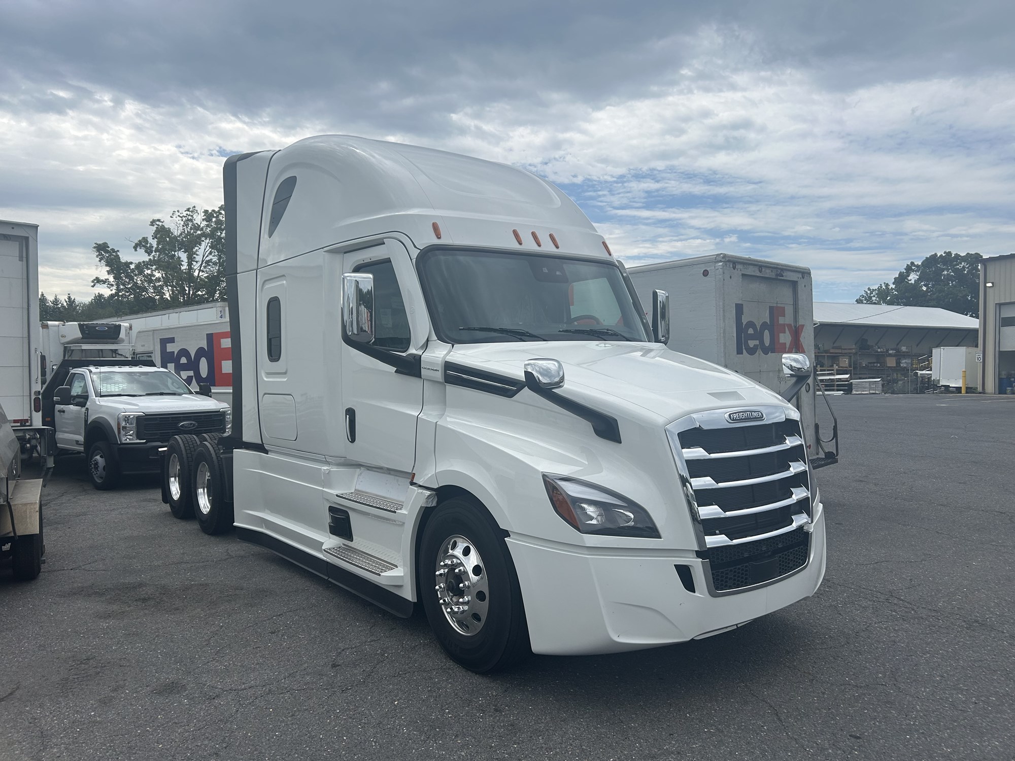 2026 Freightliner PT126SLP - image 2 of 6
