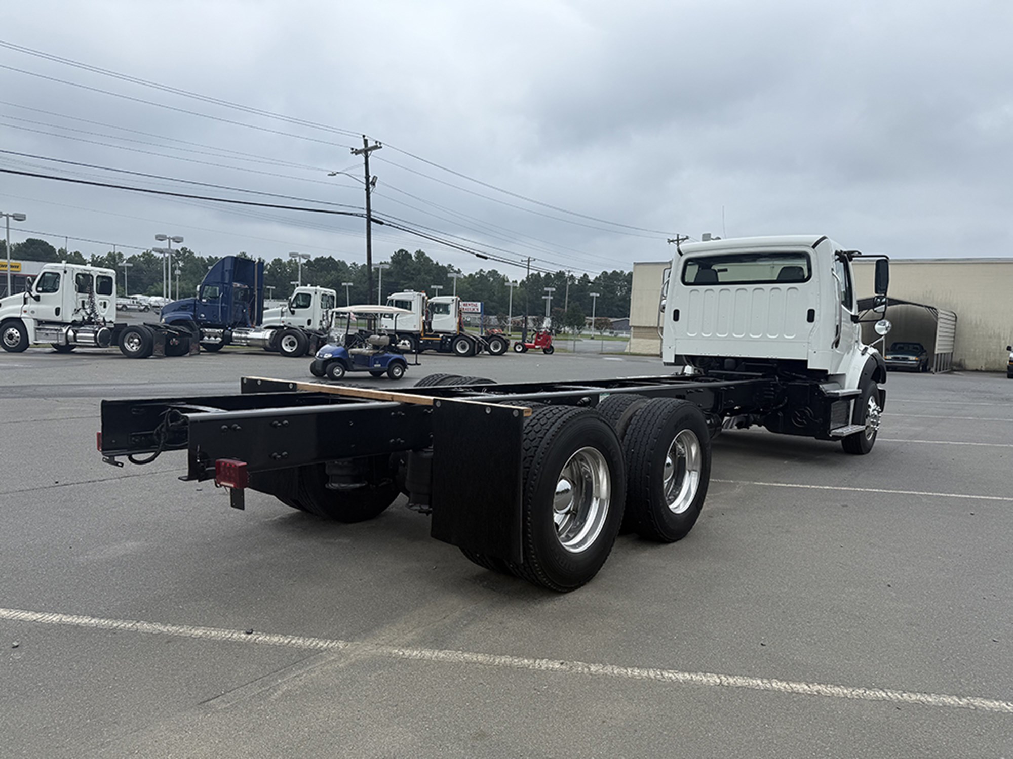 2012 Freightliner M2112 - image 4 of 6