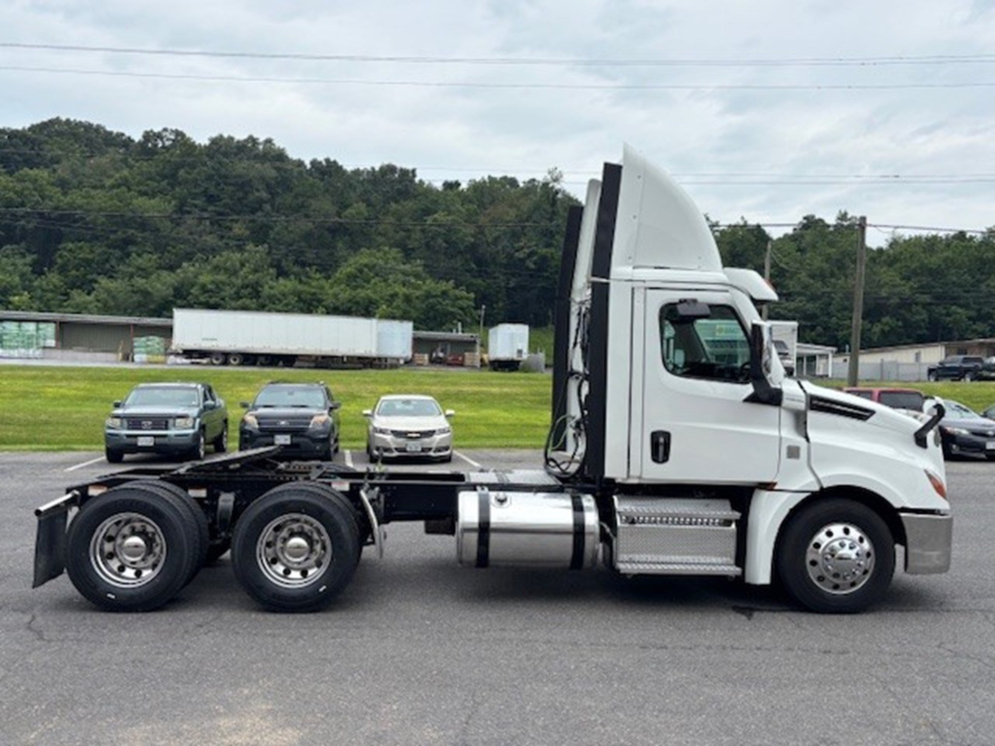 2021 Freightliner Cascadia 126 - image 6 of 6