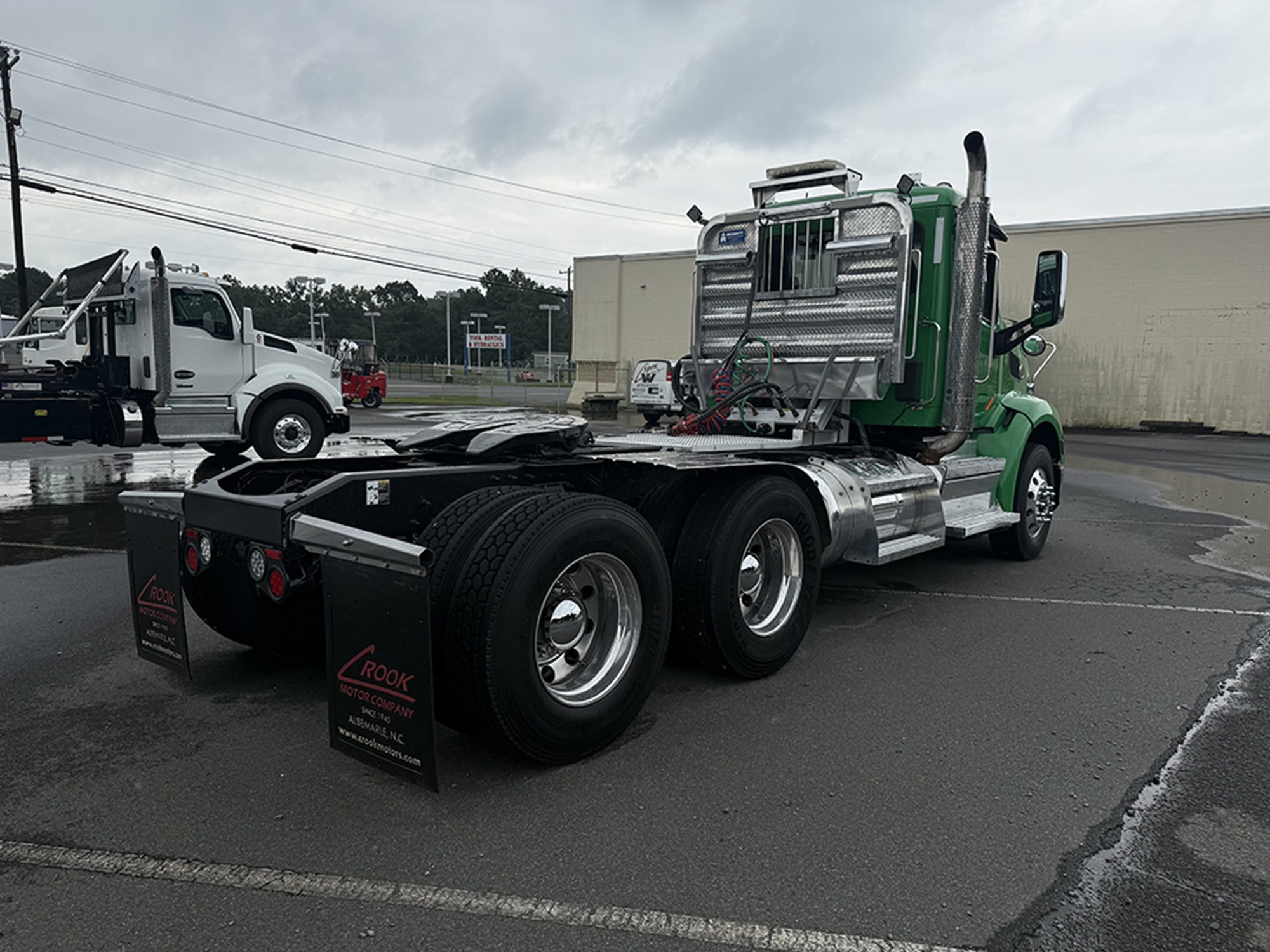 2019 Peterbilt 579 - image 4 of 6