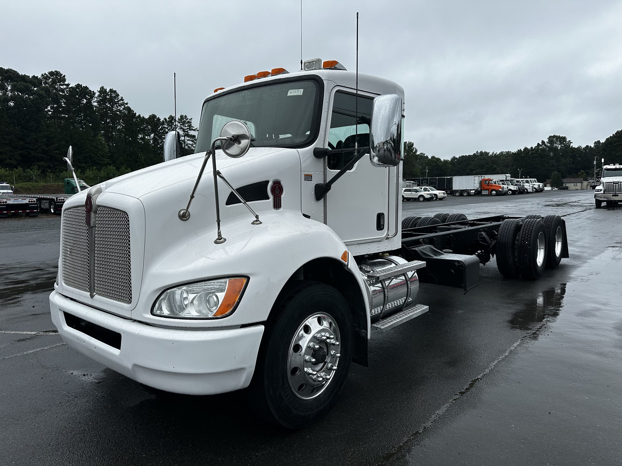 2012 Kenworth T370 - image 1 of 6