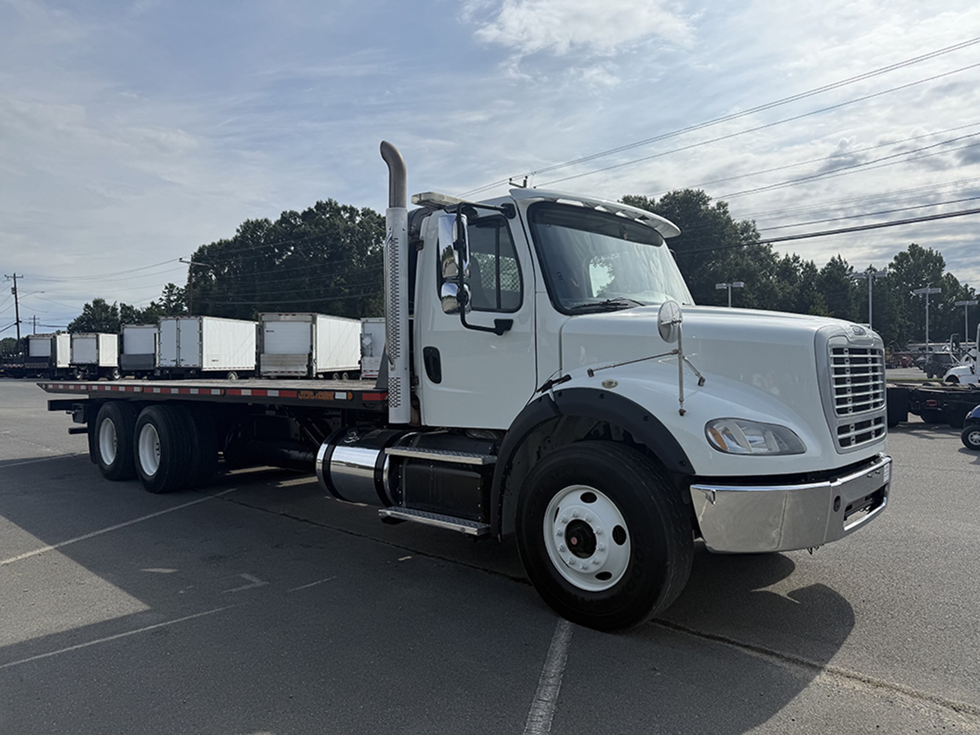 2016 Freightliner M2 112 - image 2 of 6