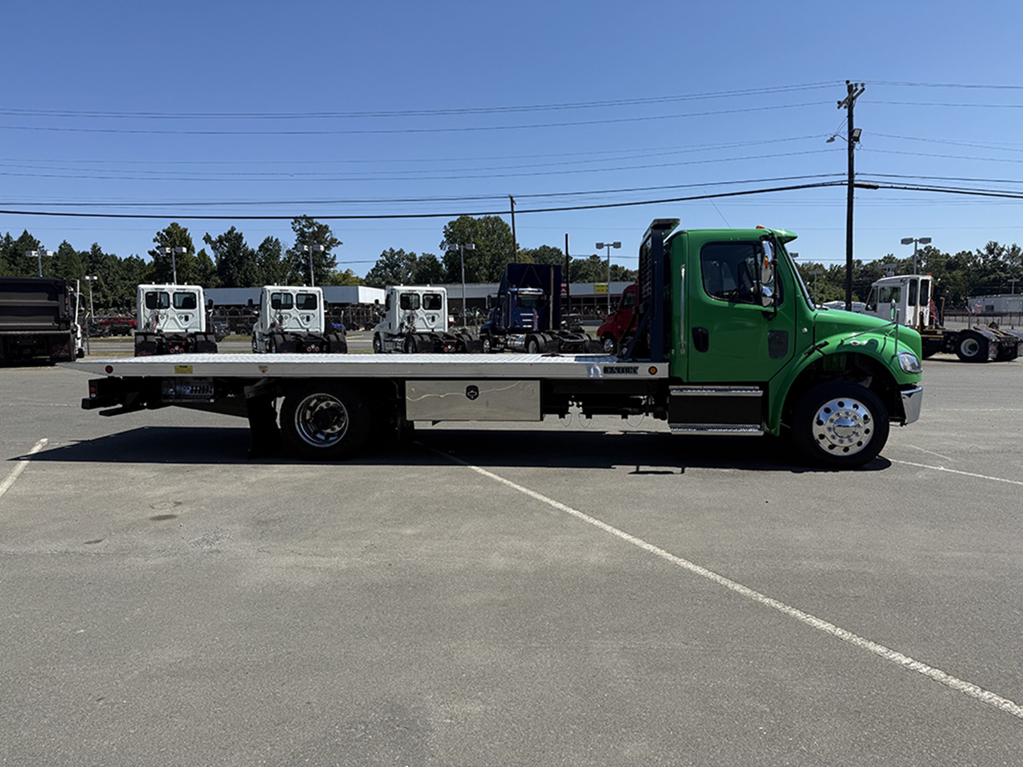 2020 Freightliner M2 2020 Freightliner M2 - image 3 of 6
