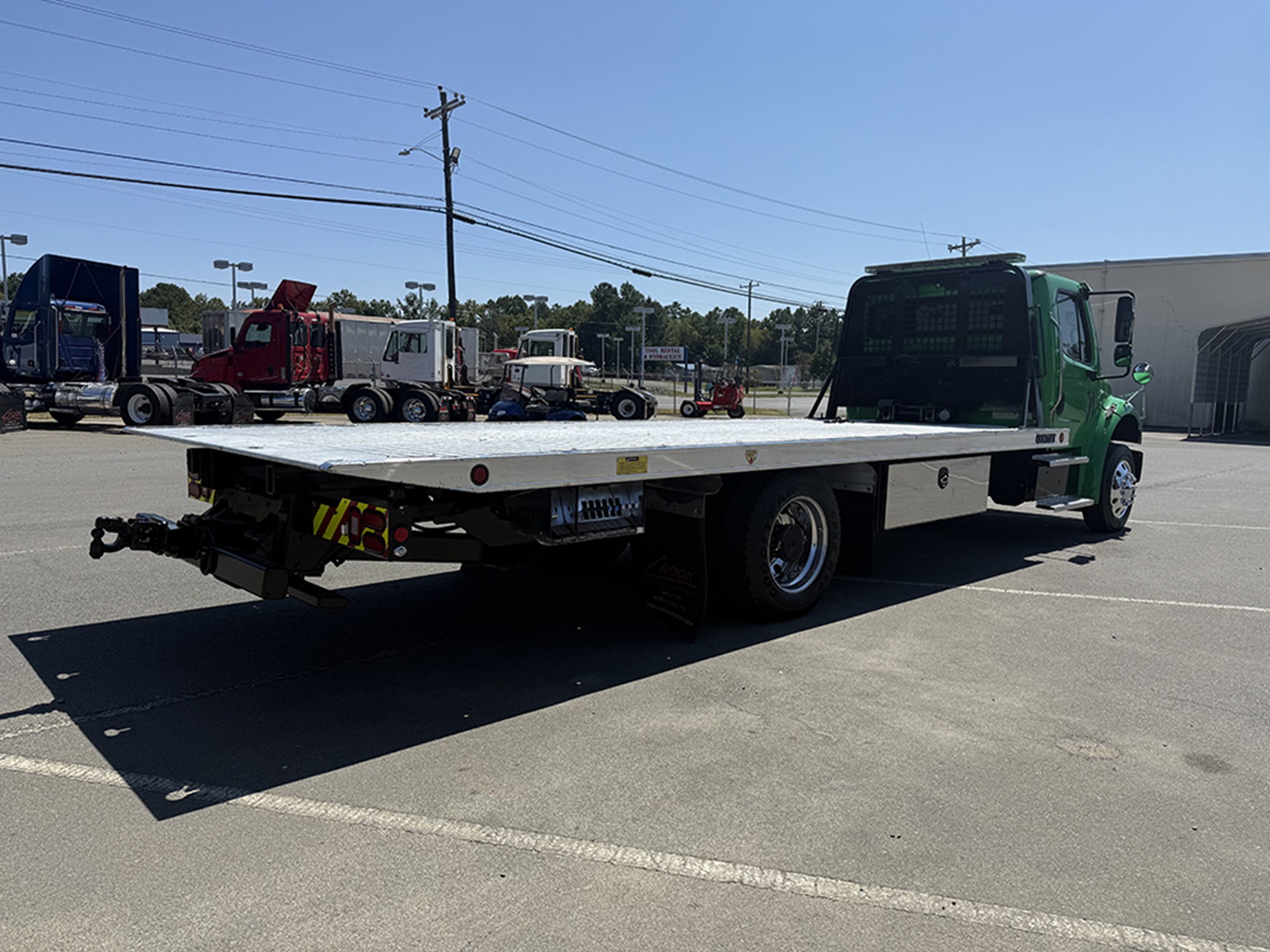 2020 Freightliner M2 2020 Freightliner M2 - image 4 of 6