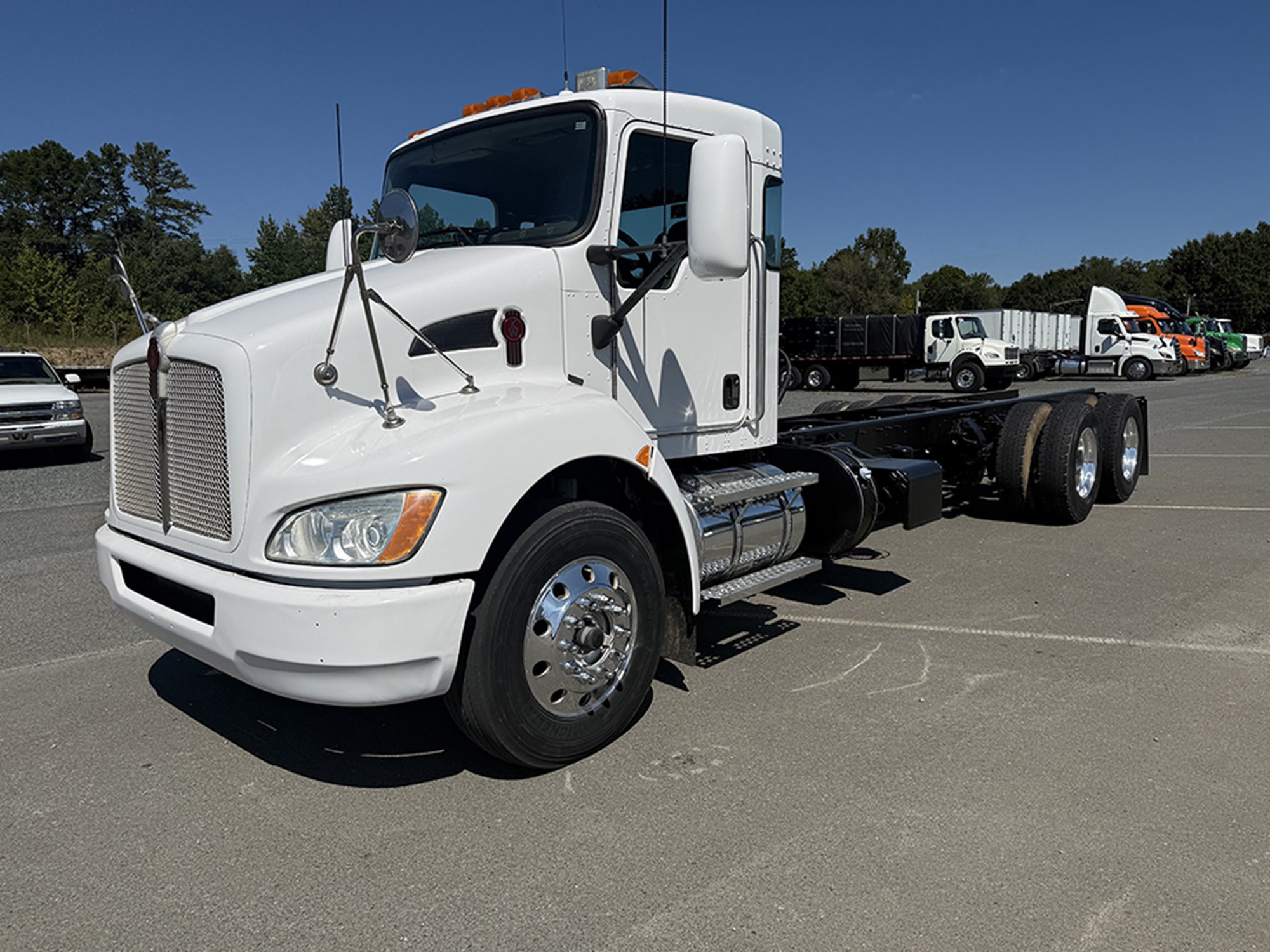 2012 Kenworth 370 2012 Kenworth 370 - image 1 of 6