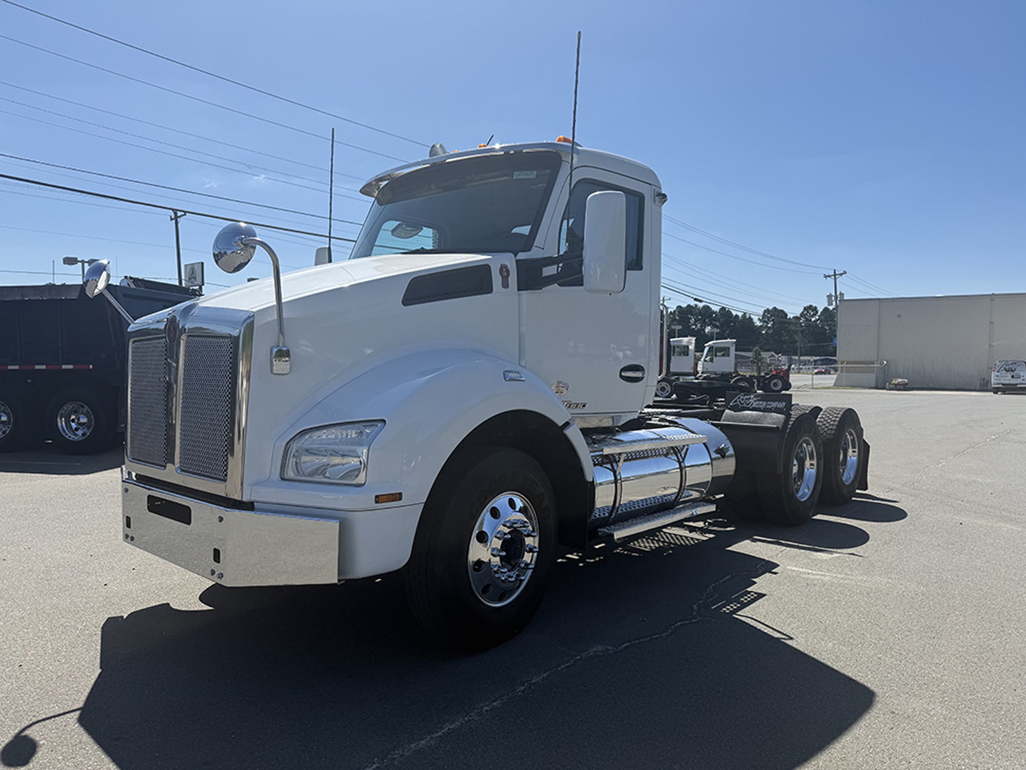 2019 Kenworth T880 2019 Kenworth T880 - image 1 of 6