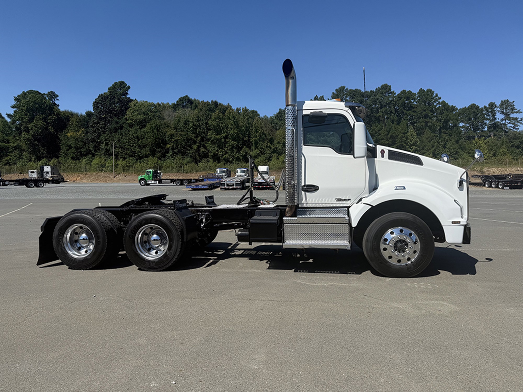2019 Kenworth T880 2019 Kenworth T880 - image 3 of 6