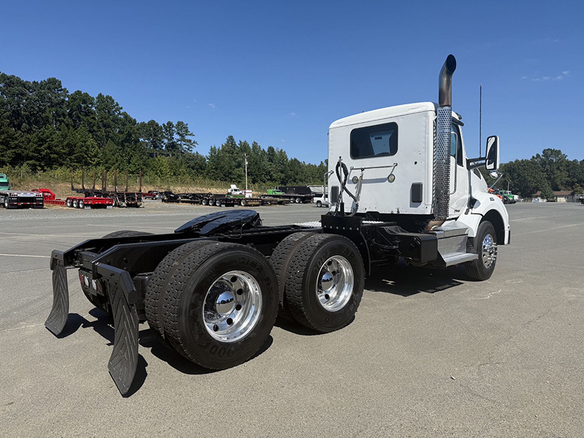 2019 Kenworth T880 2019 Kenworth T880 - image 4 of 6