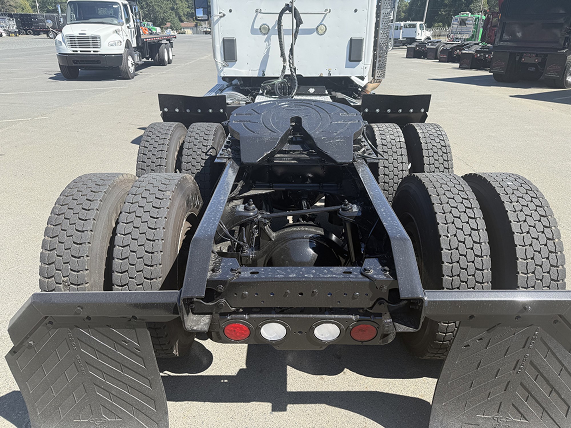 2019 Kenworth T880 2019 Kenworth T880 - image 5 of 6