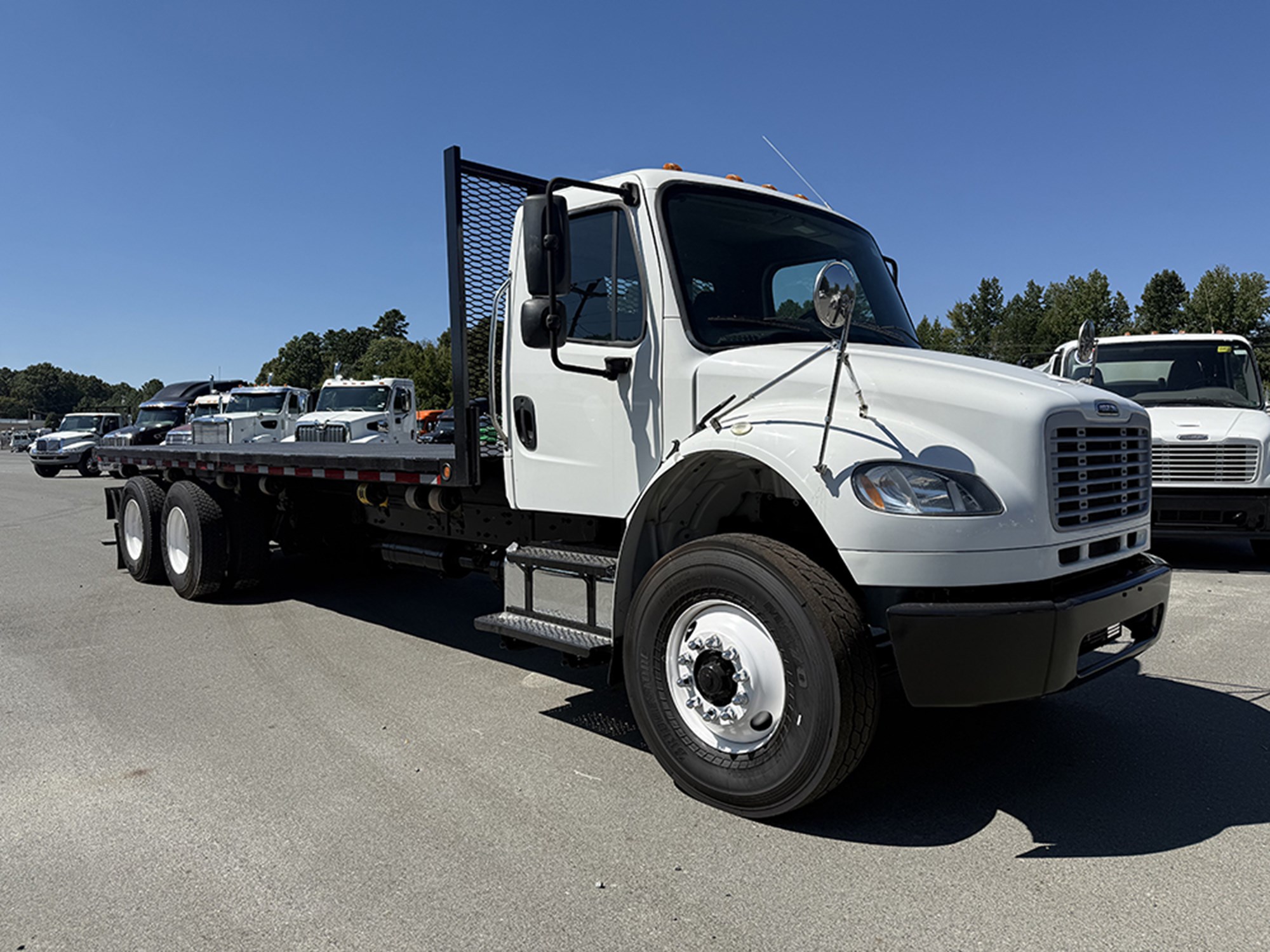 2013 Freightliner M2 2013 Freightliner M2 - image 2 of 6