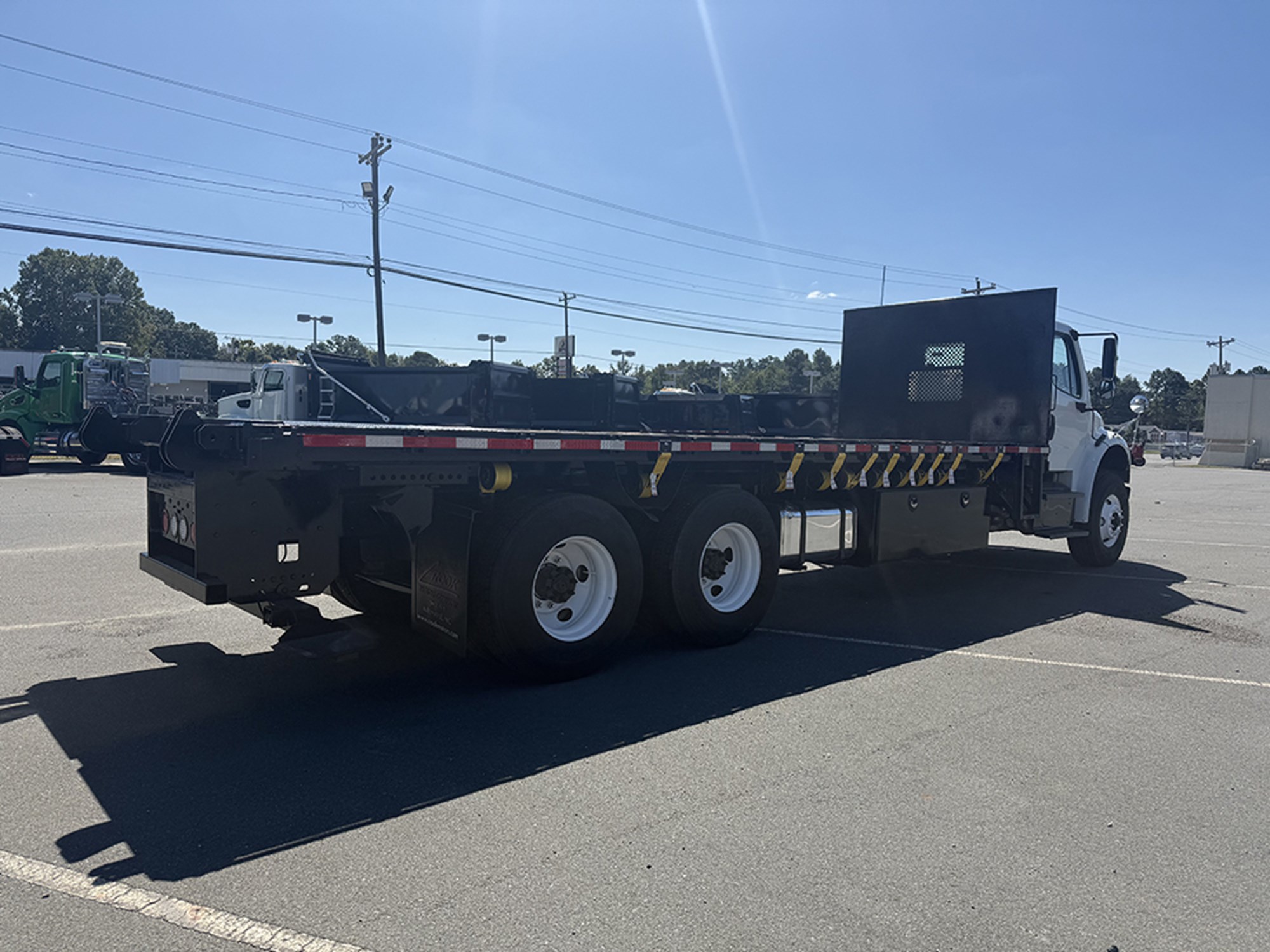 2017 Freightliner M2 2017 Freightliner M2 - image 4 of 6