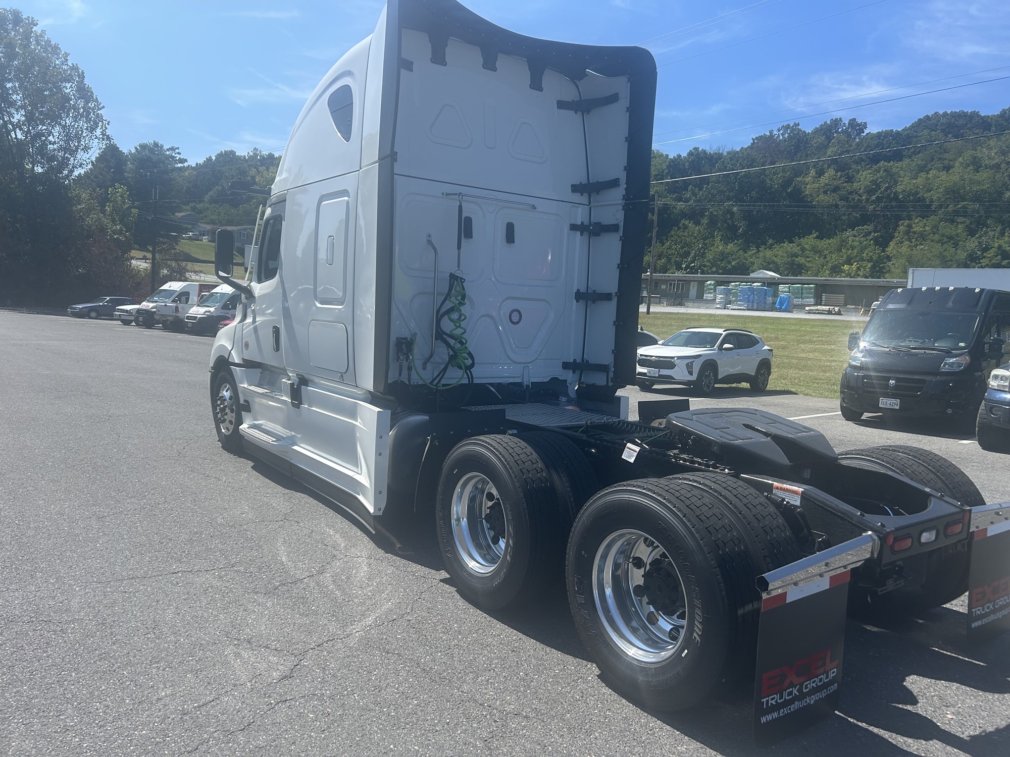 2026 Freightliner PJ126SLP - image 3 of 6