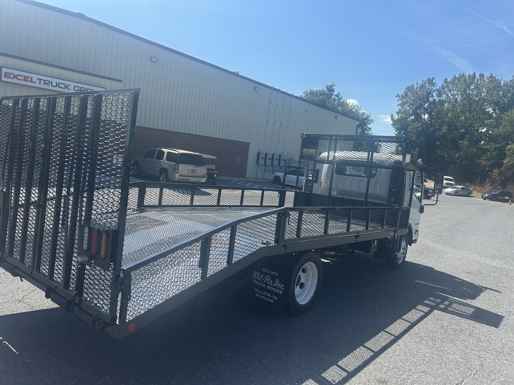 2025 Isuzu NRR - image 2