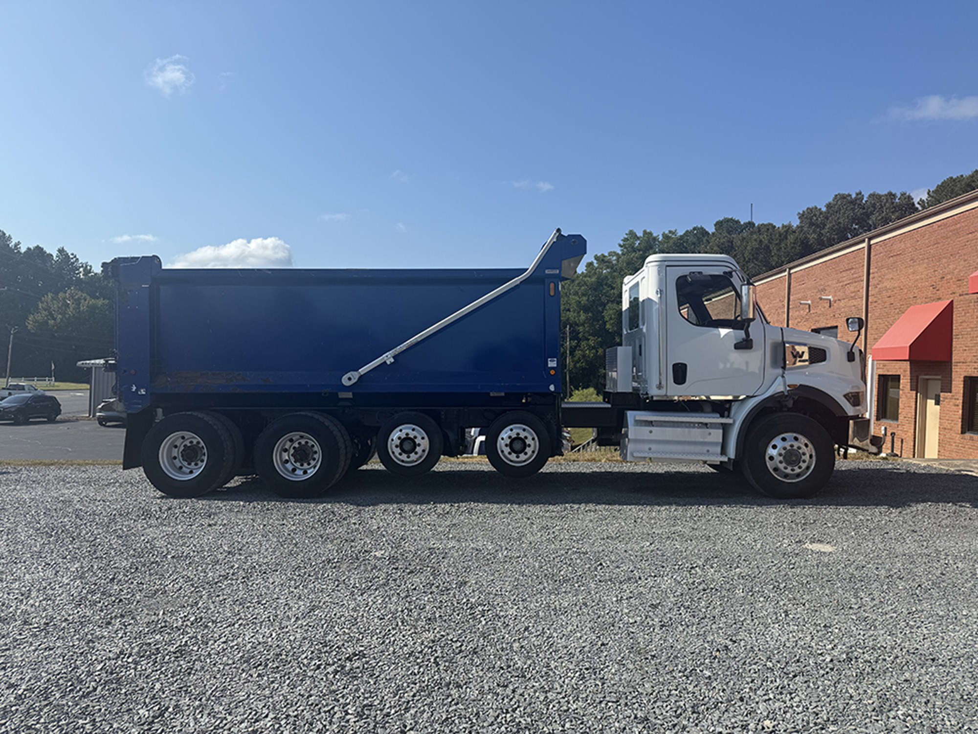 2024 Western Star 47X 2024 Western Star 47X - image 3 of 6