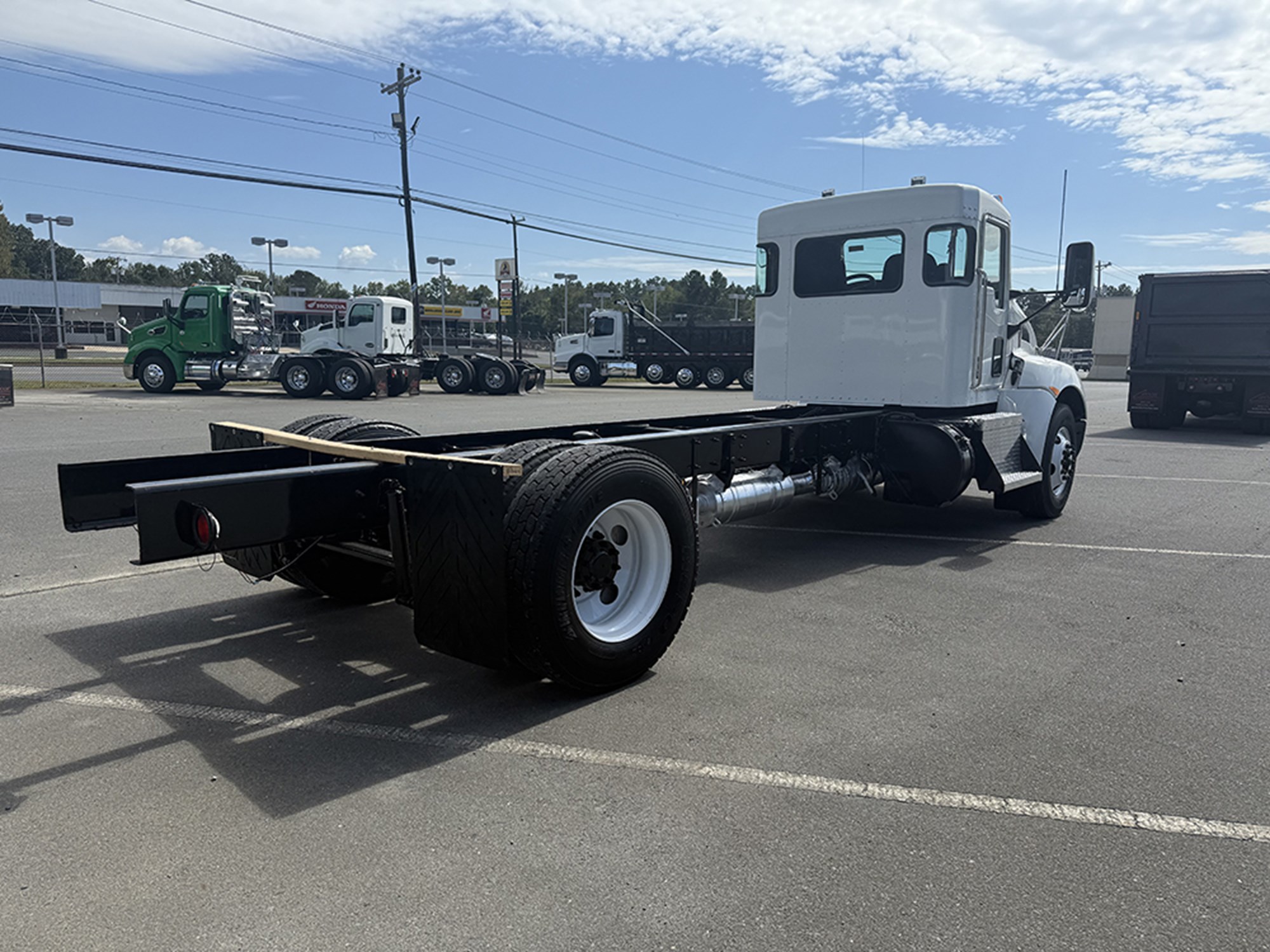 2014 Kenworth T3 Series 2014 Kenworth T3 Series - image 4 of 6