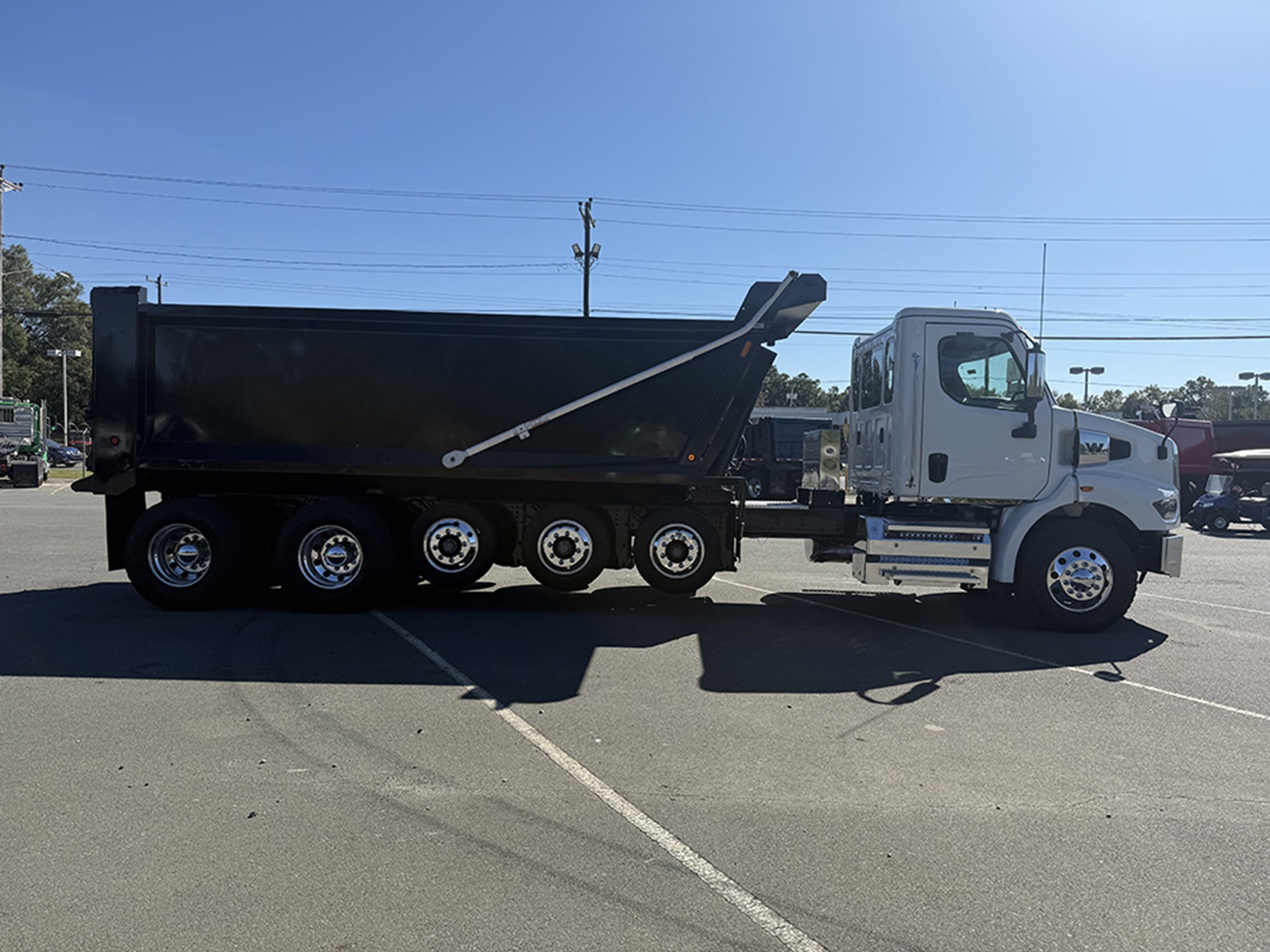 2024 Western Star 47X 2024 Western Star 47X - image 3 of 6