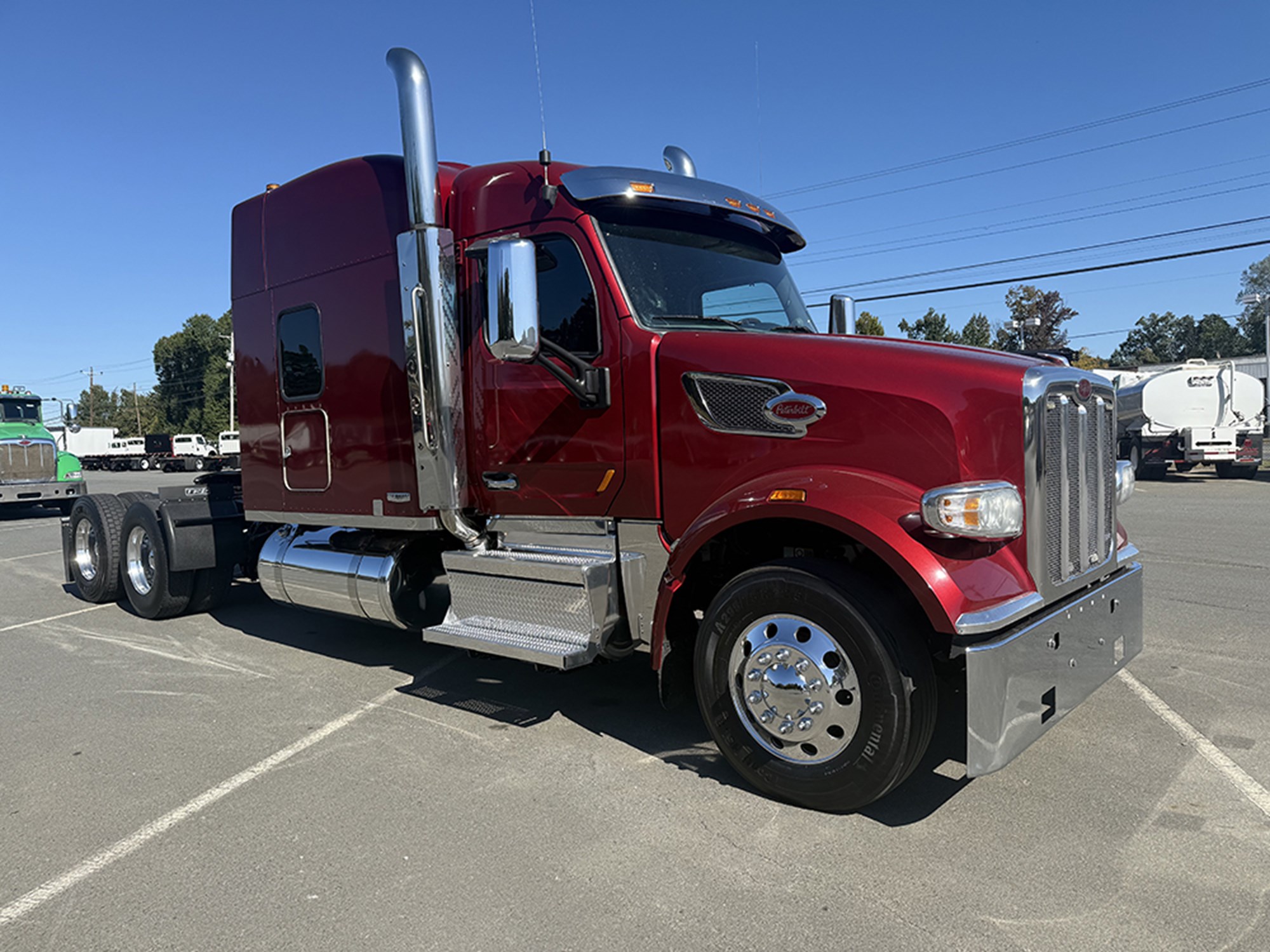 2019 Peterbilt 567 2019 Peterbilt 567 - image 2 of 6